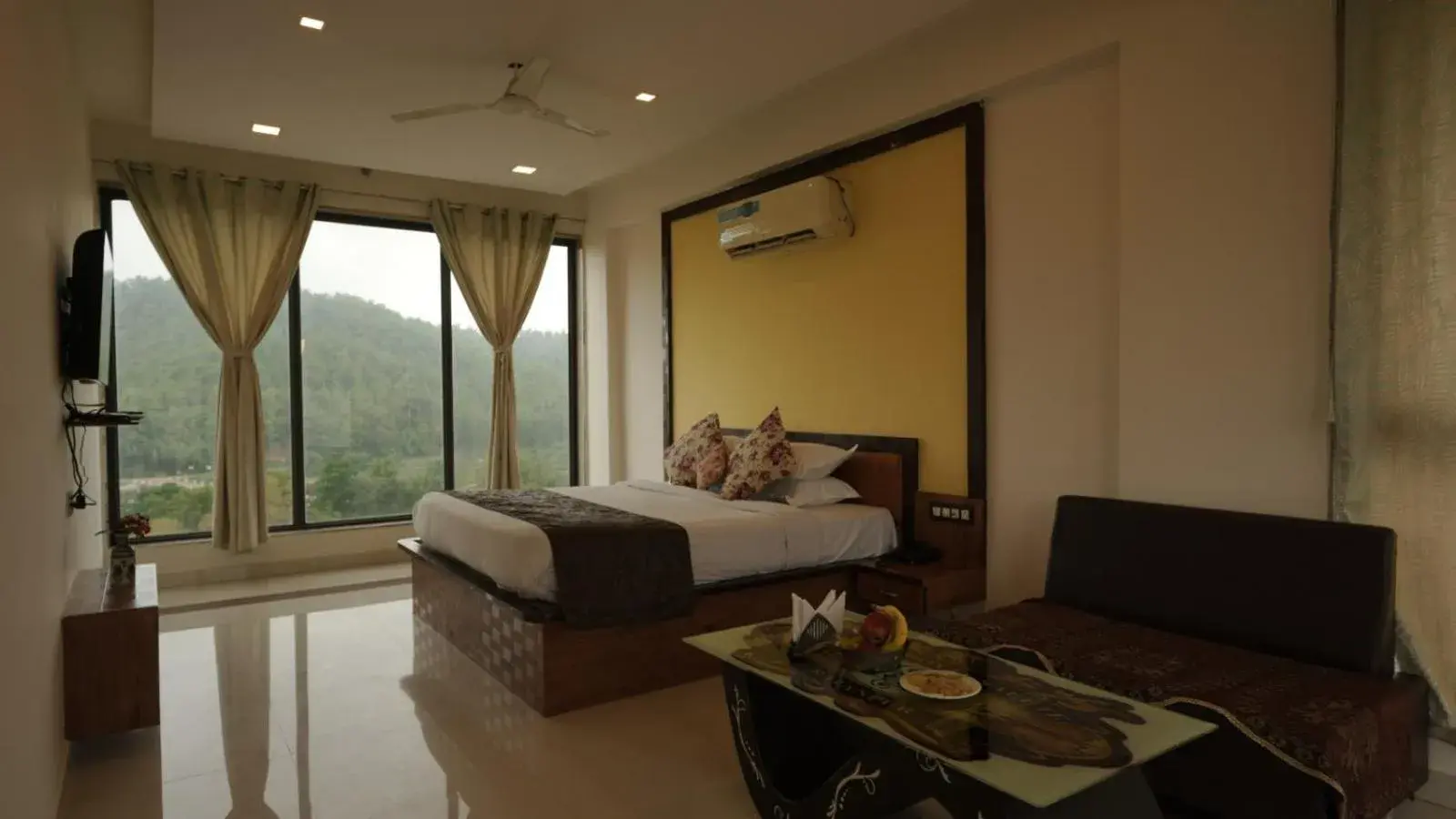View (from property/room), Bed in Hotel White Lotus at Ratanpur border View (from property/room), Bed in Hotel White Lotus at Ratanpur border