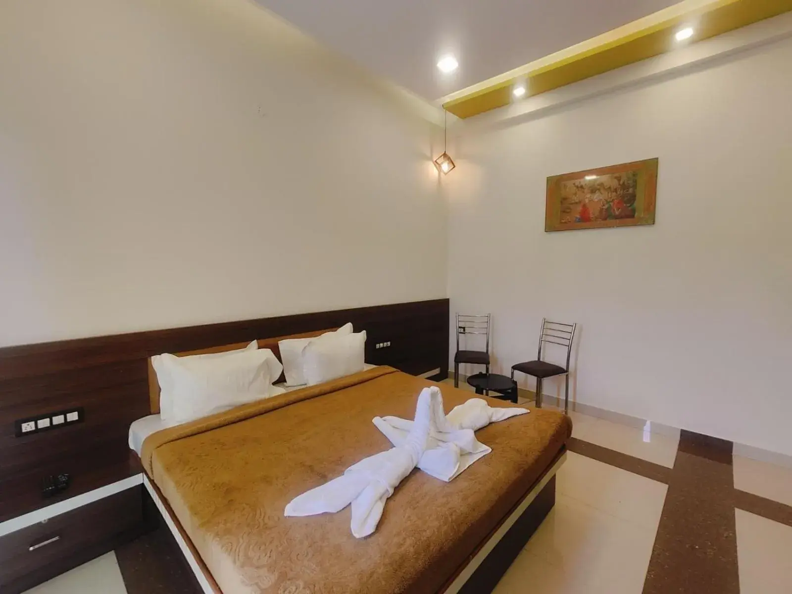 Bed in Hotel White Lotus at Ratanpur border Bed in Hotel White Lotus at Ratanpur border