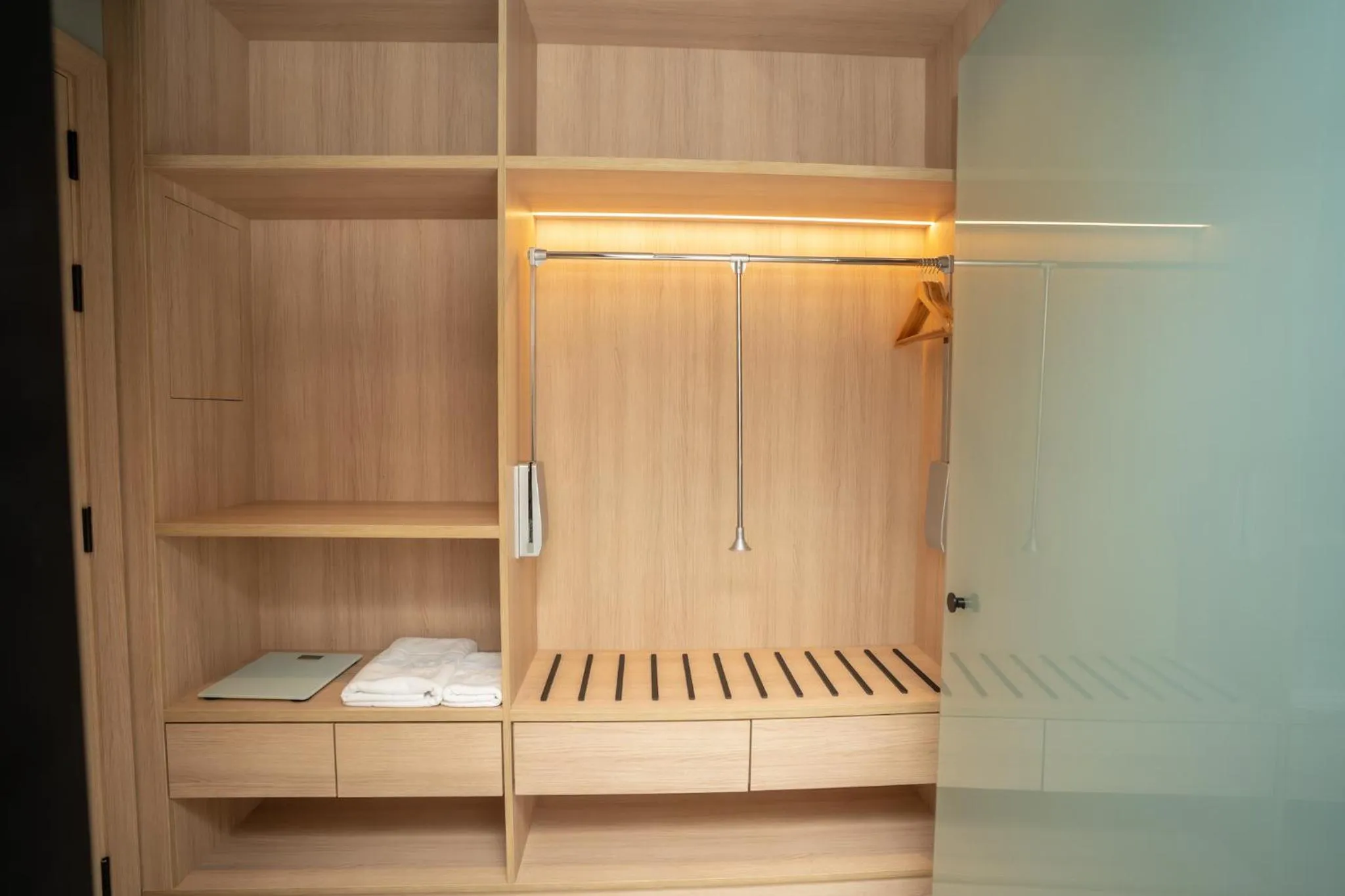 wardrobe in Sama Hotels