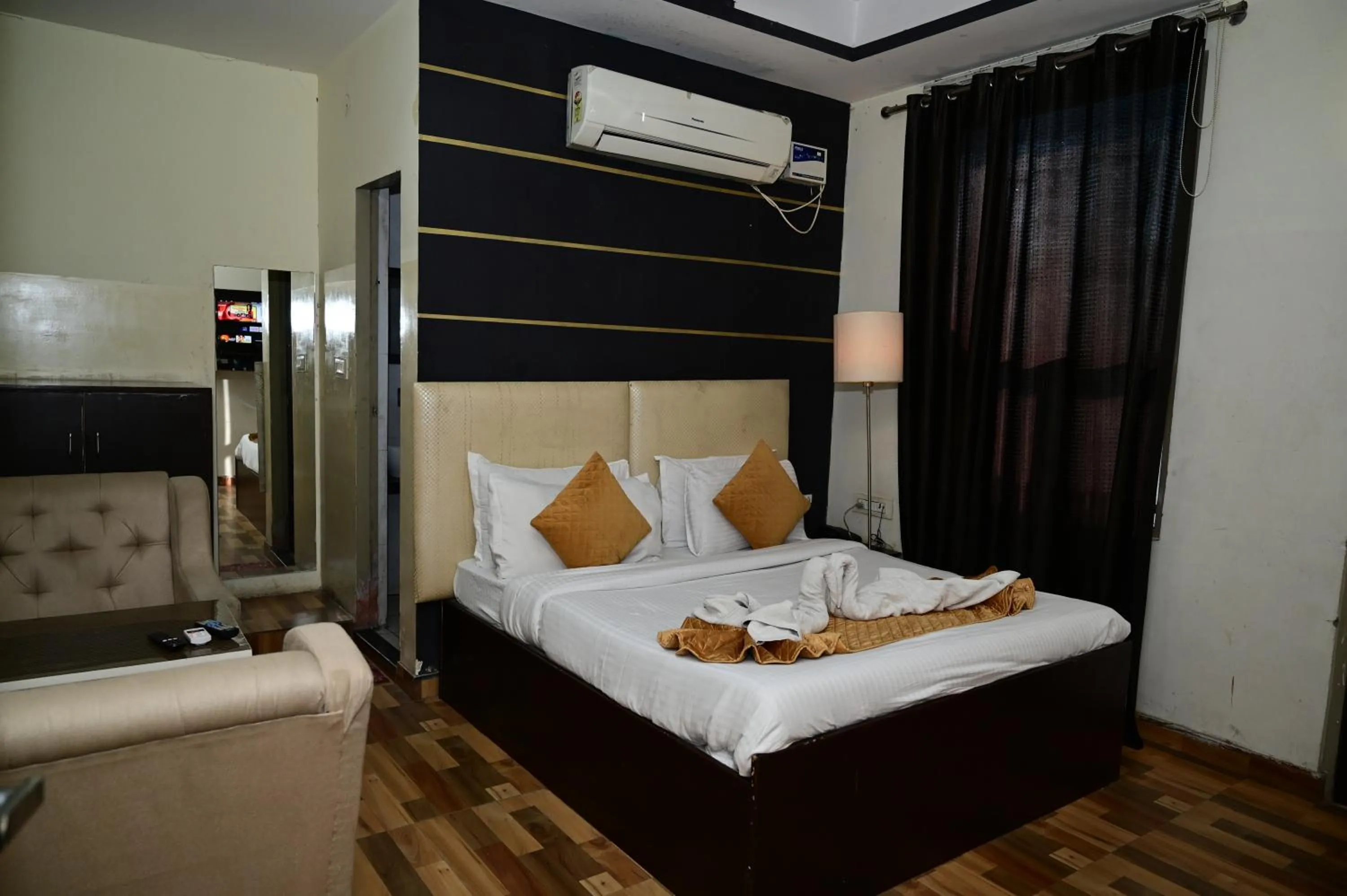 Bedroom, Bed in Hotel Krishna Pride