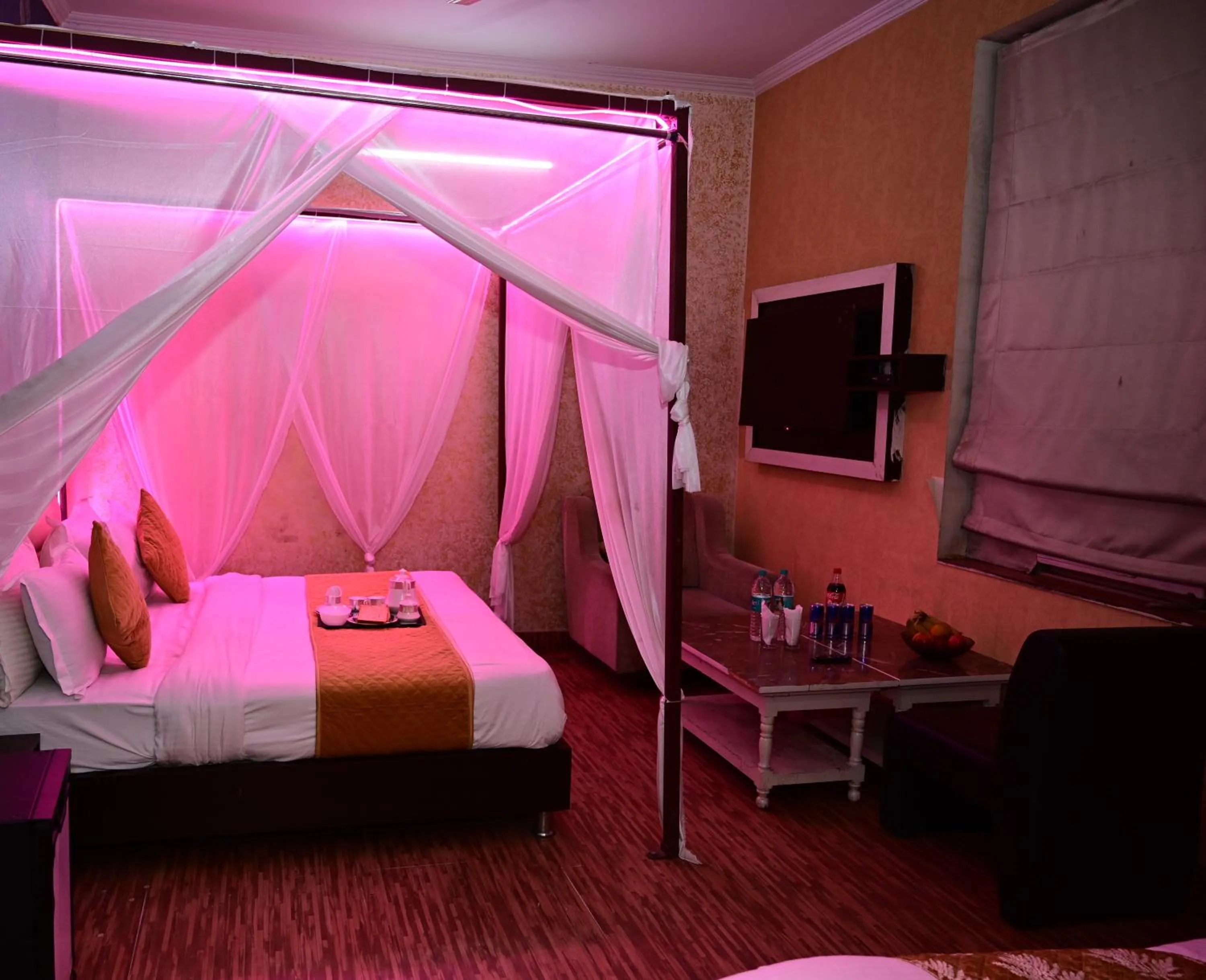 Bed in Hotel Krishna Pride