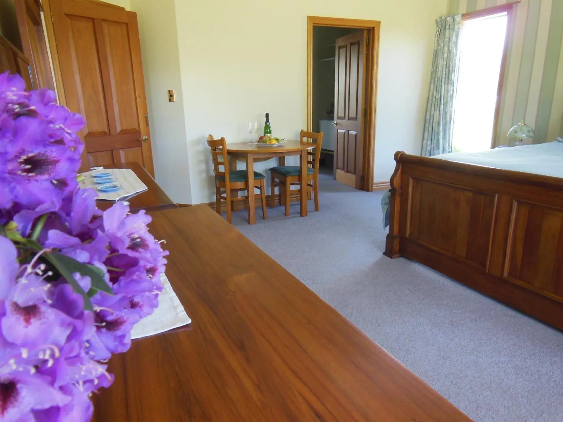 King Suite in Lincoln Country Dream King Suite in Lincoln Country Dream