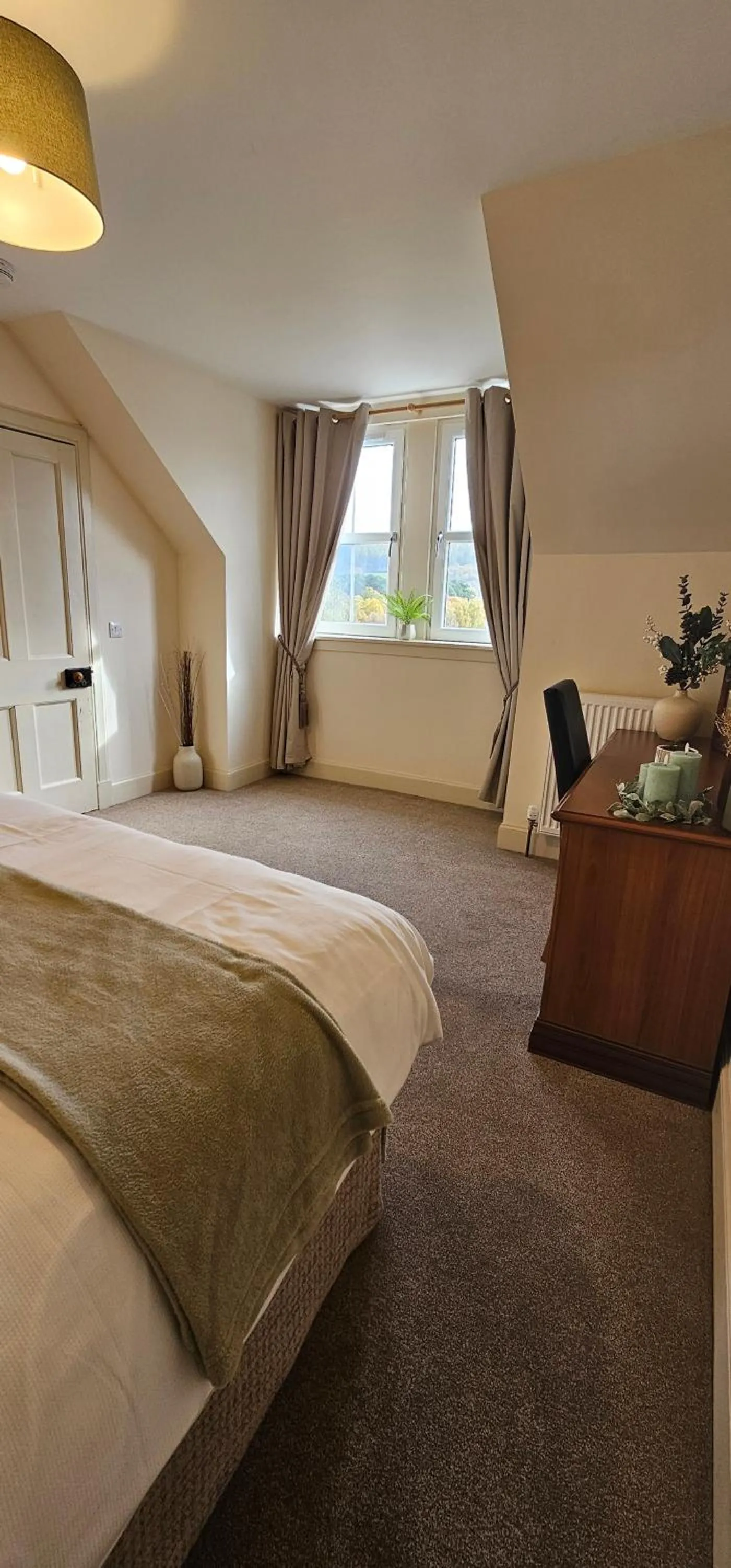 Bed in Balmore Farmhouse near Lochness
