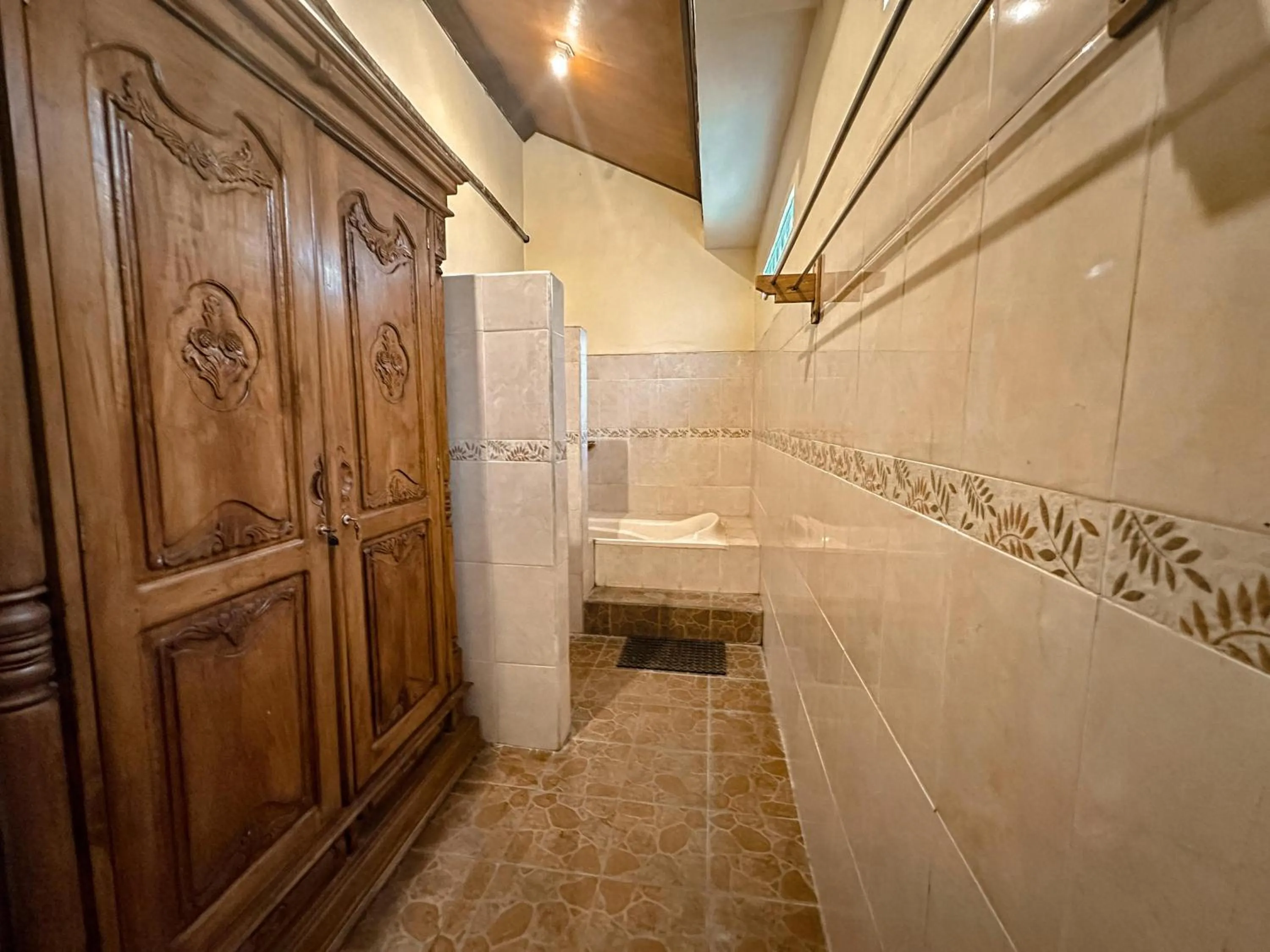 Shower in Kampoeng Joglo Abangan Ubud