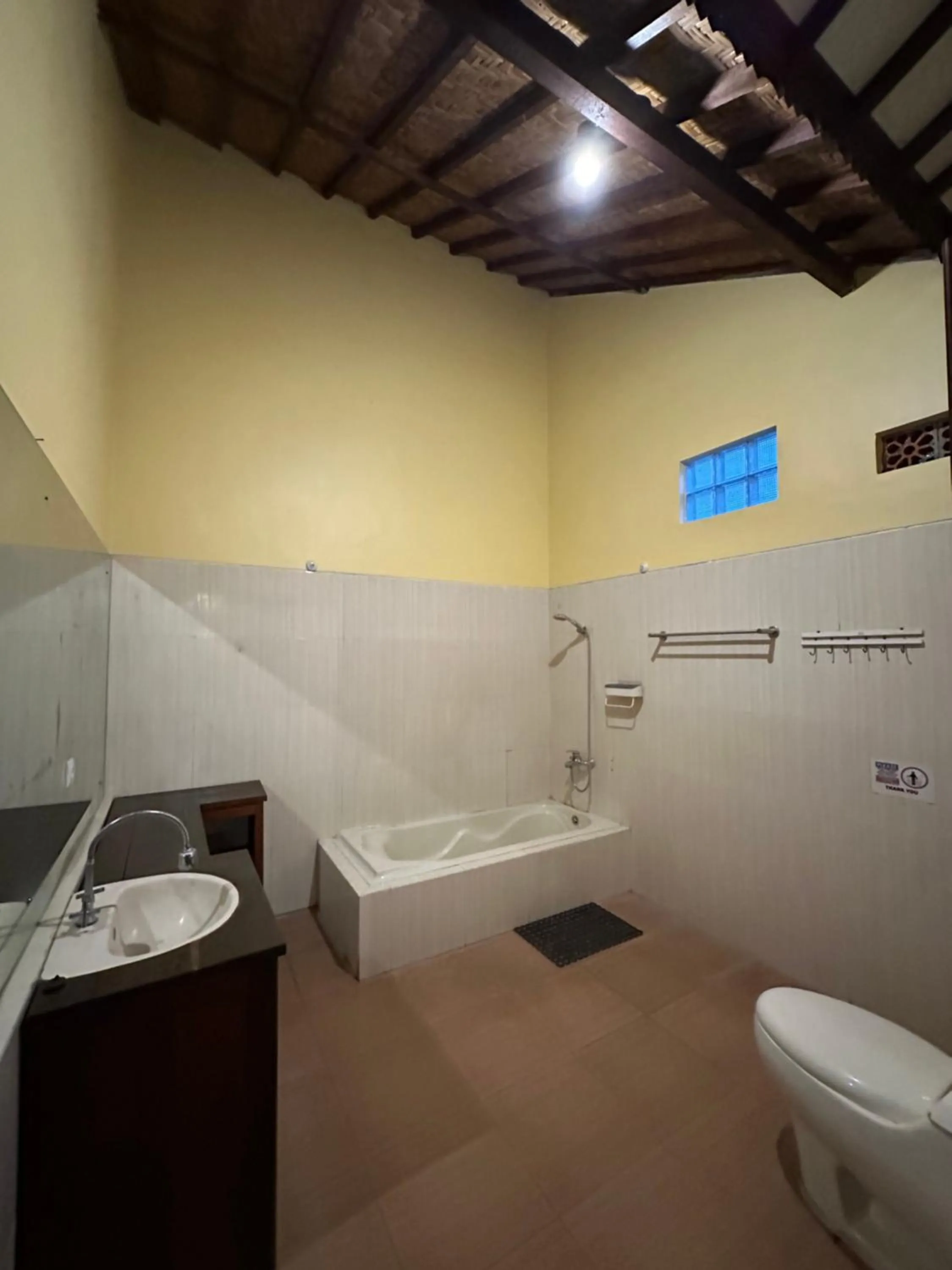 Shower in Kampoeng Joglo Abangan Ubud