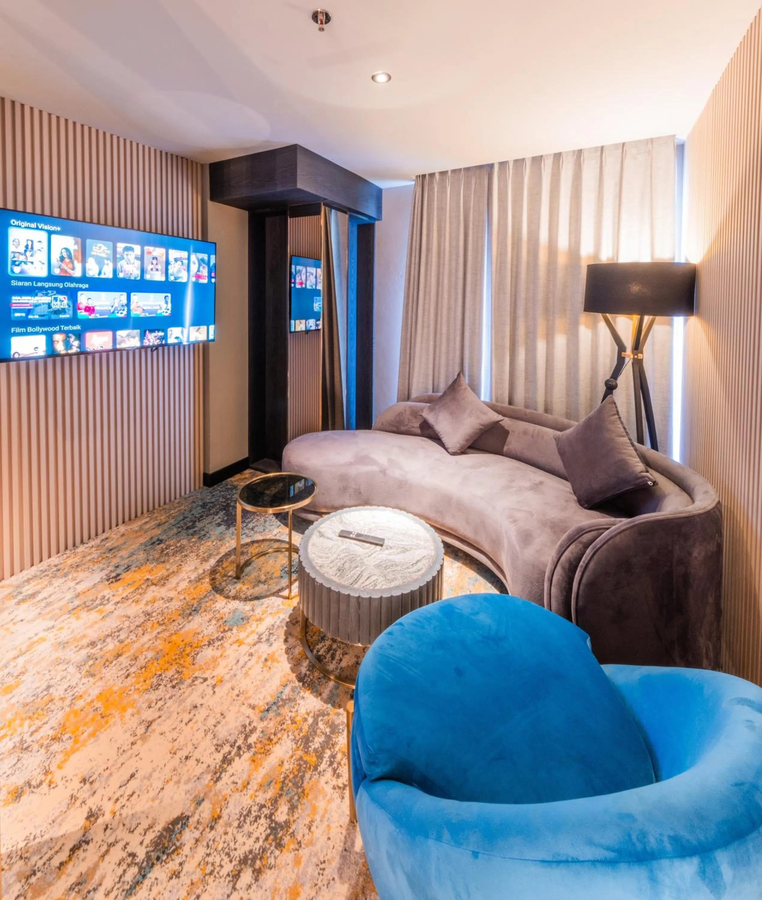 TV and multimedia in The All - Suite Pentacity Hotel Balikpapan