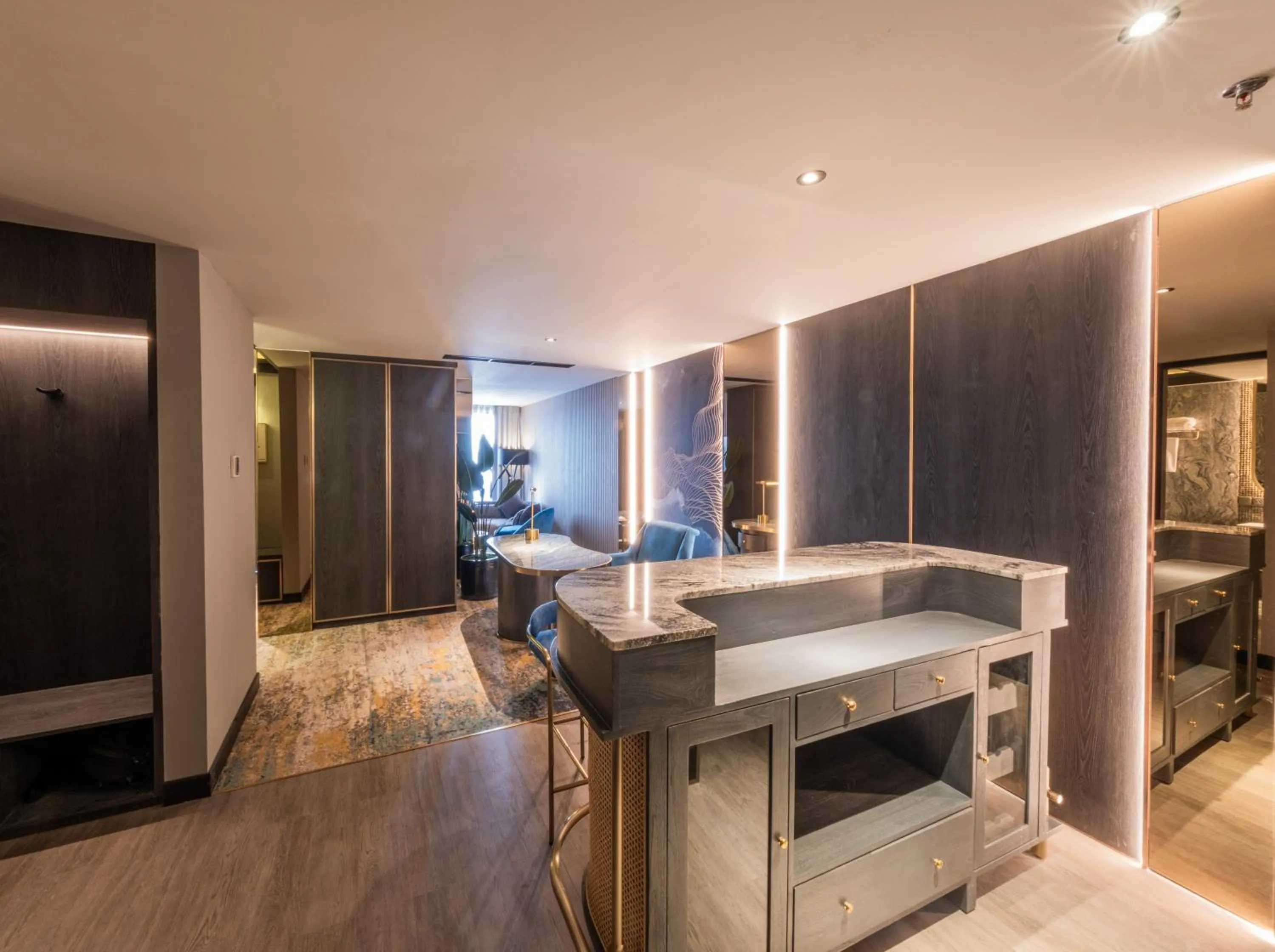 Kitchen or kitchenette in The All - Suite Pentacity Hotel Balikpapan