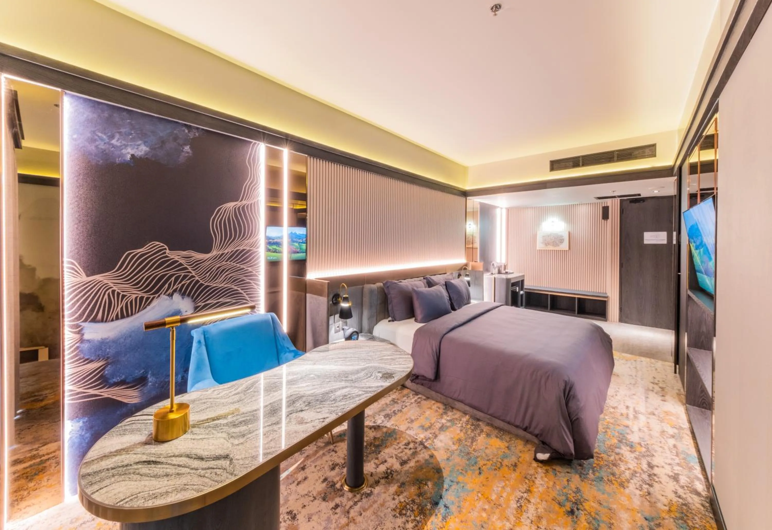 Bed in The All - Suite Pentacity Hotel Balikpapan