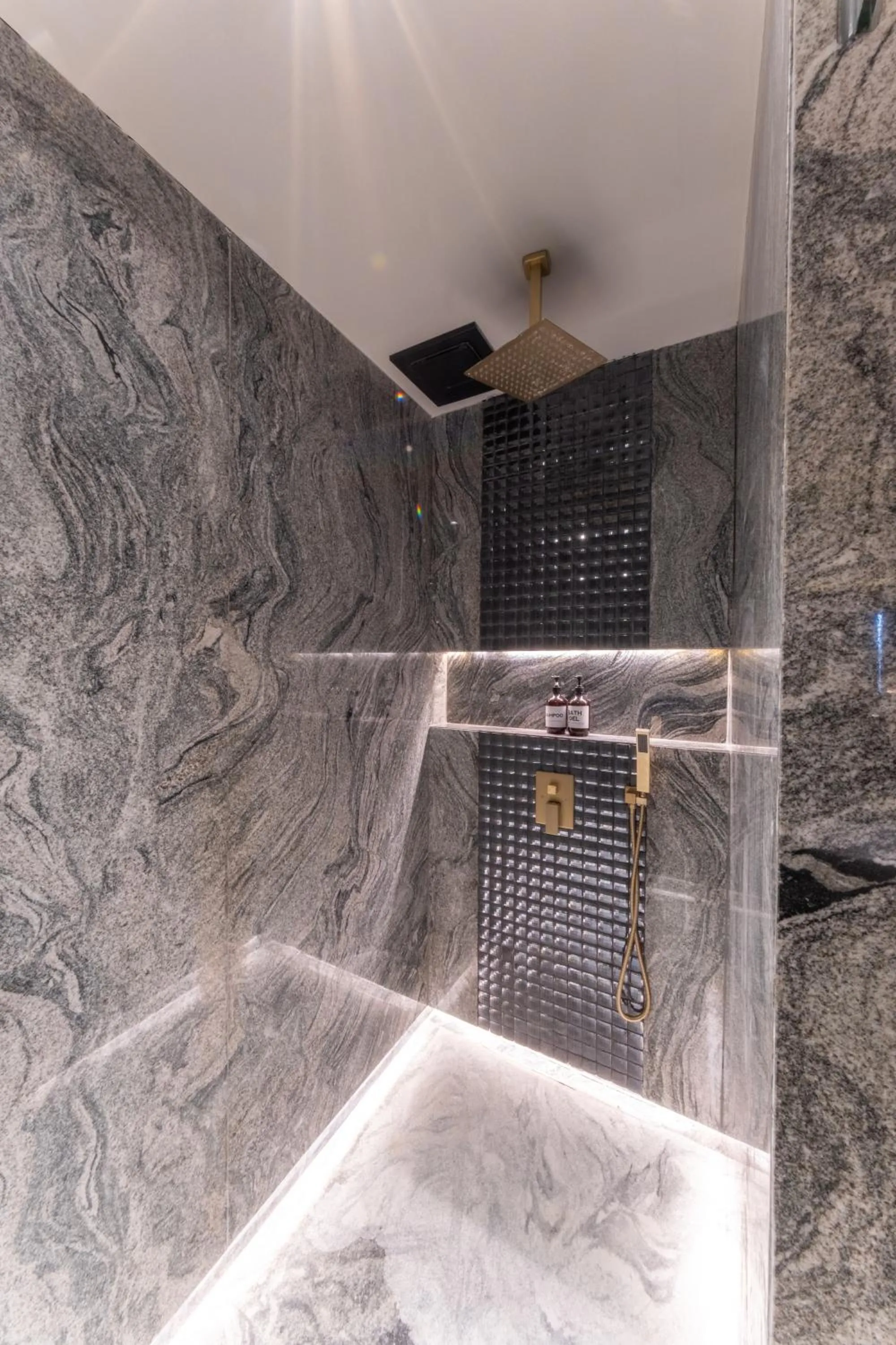 Shower in The All - Suite Pentacity Hotel Balikpapan