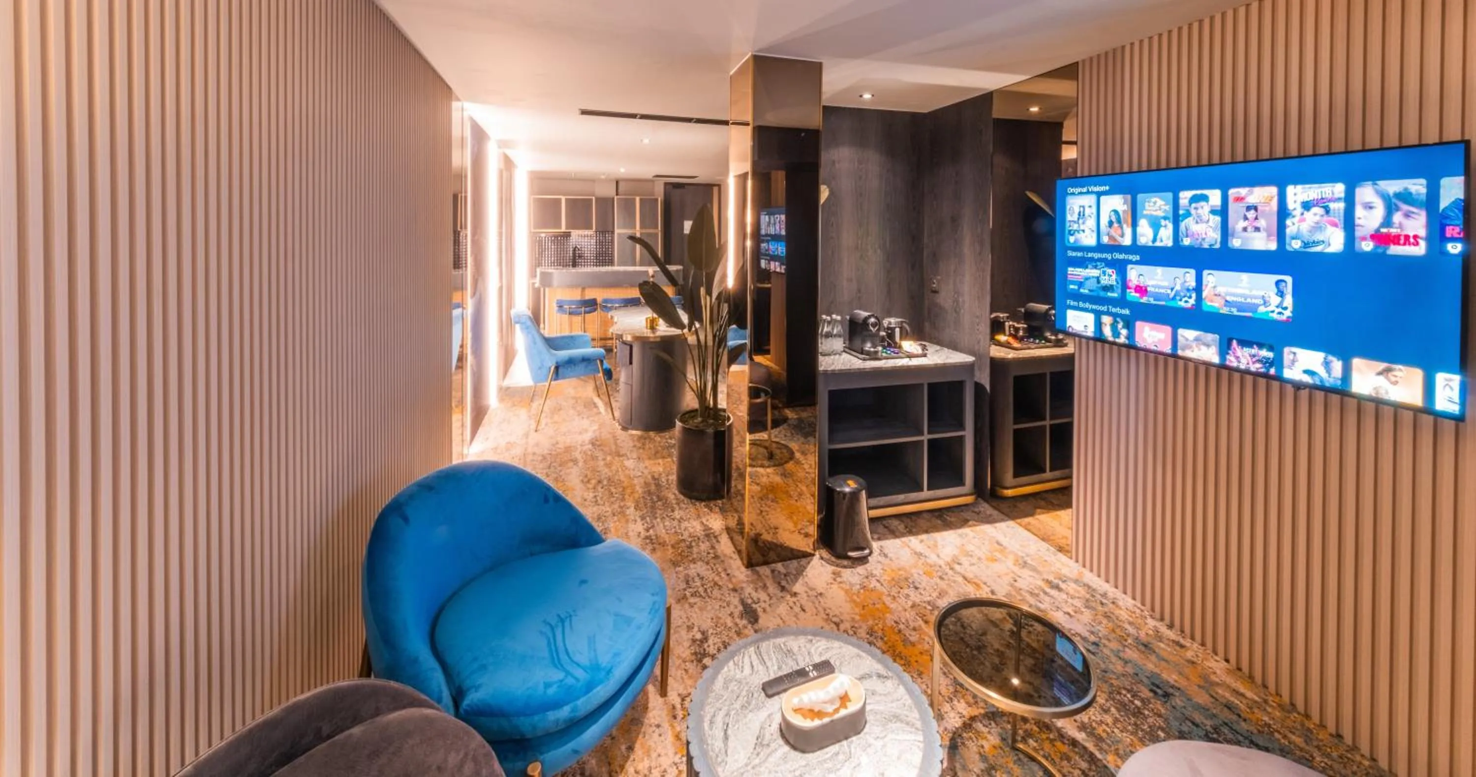 TV and multimedia in The All - Suite Pentacity Hotel Balikpapan