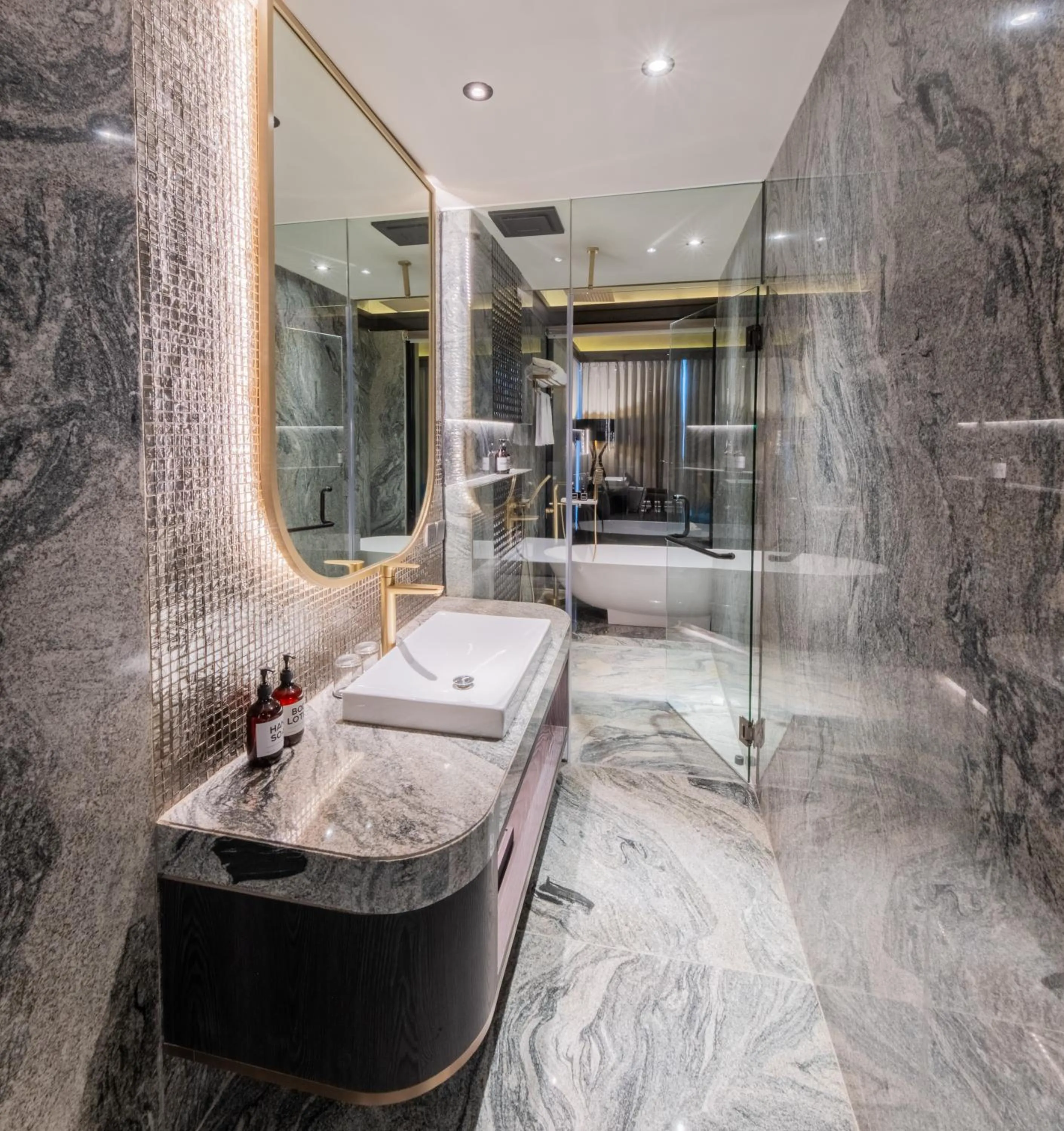 Shower in The All - Suite Pentacity Hotel Balikpapan