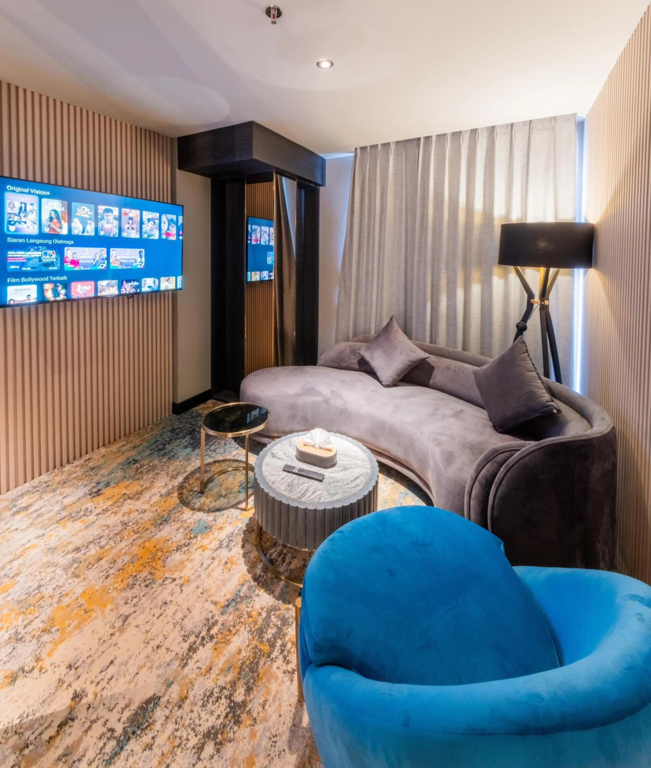 TV and multimedia in The All - Suite Pentacity Hotel Balikpapan