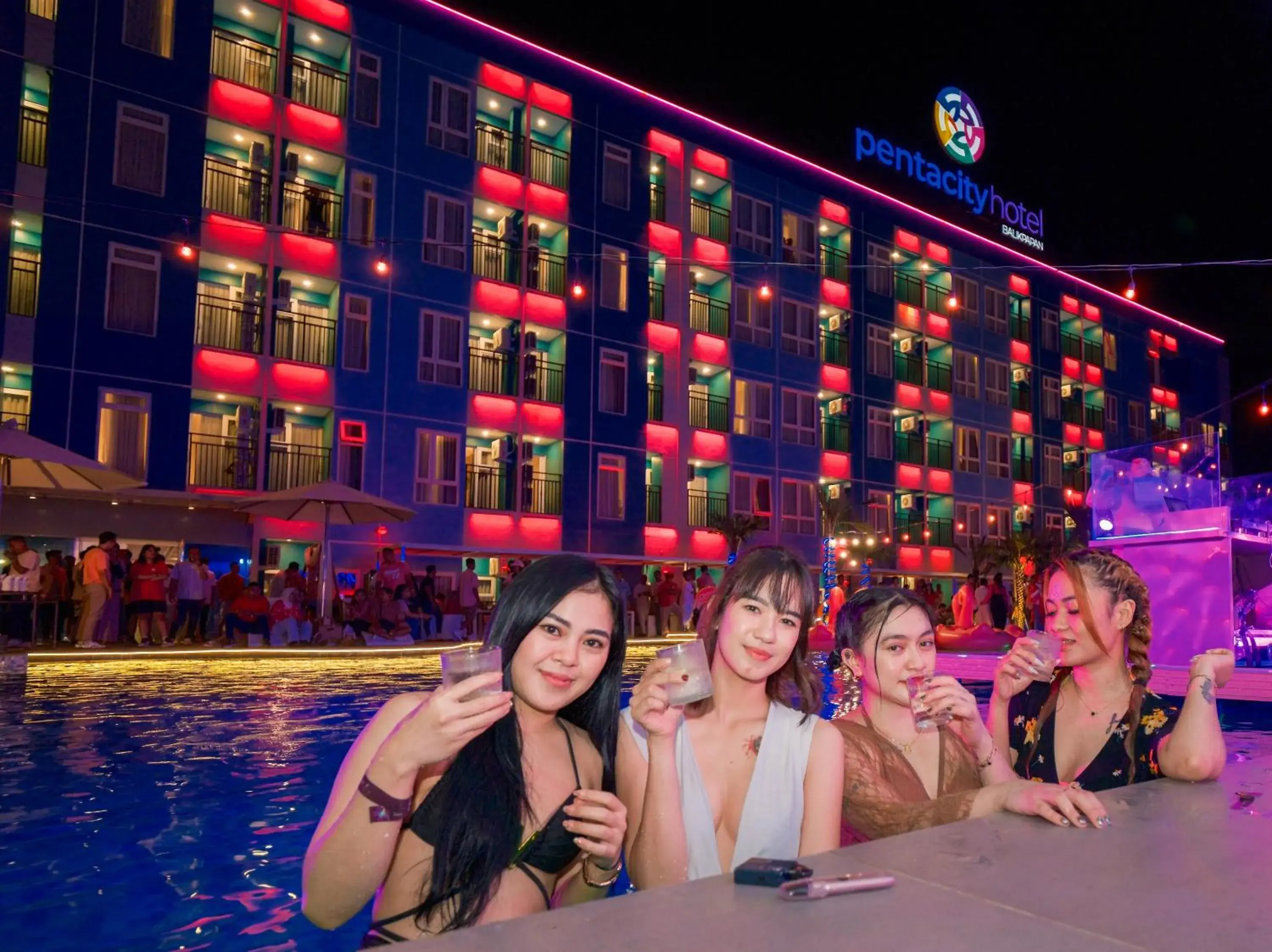 Lounge or bar in The All - Suite Pentacity Hotel Balikpapan Lounge or bar in The All - Suite Pentacity Hotel Balikpapan