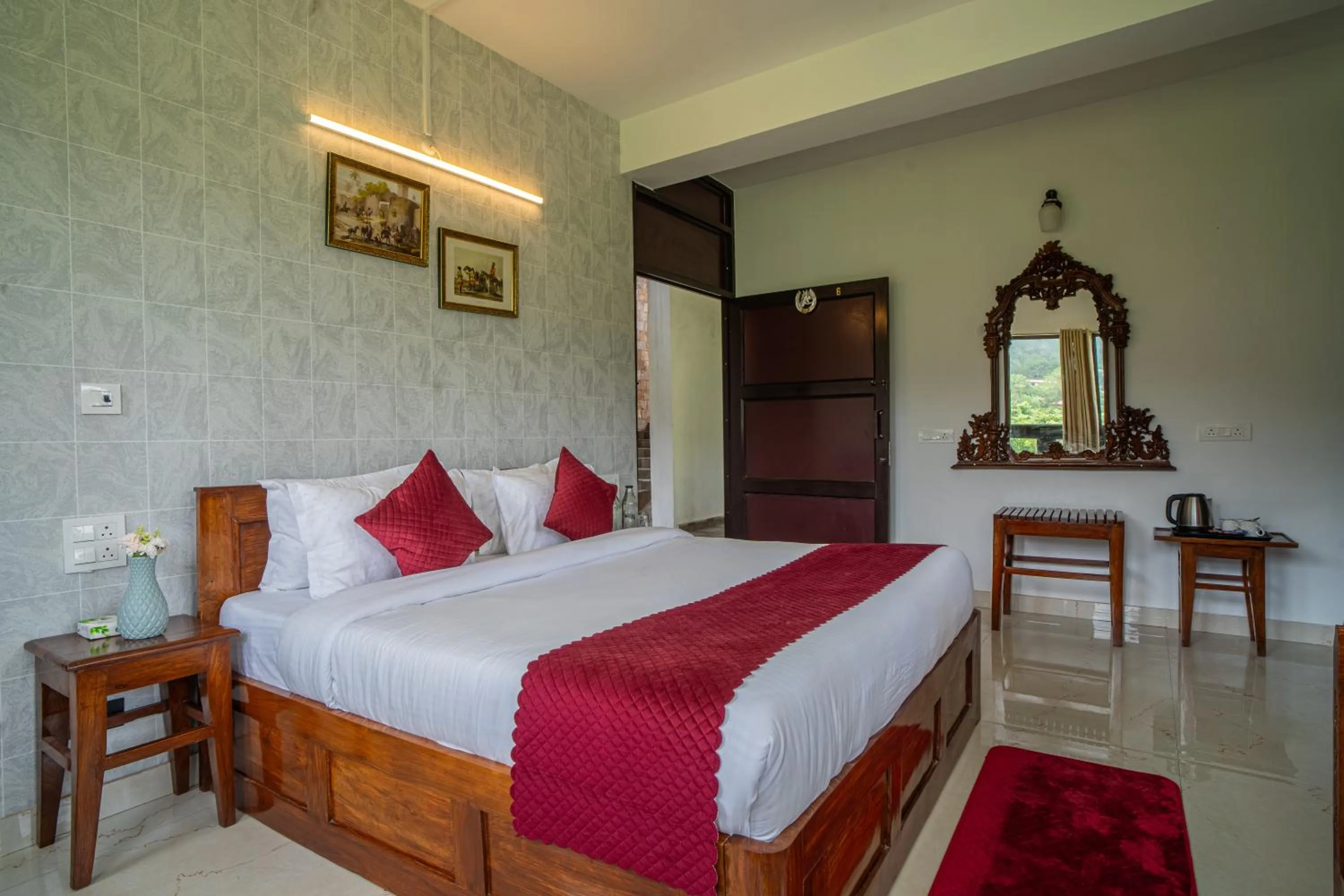 Bedroom, Bed in Captain Resorts