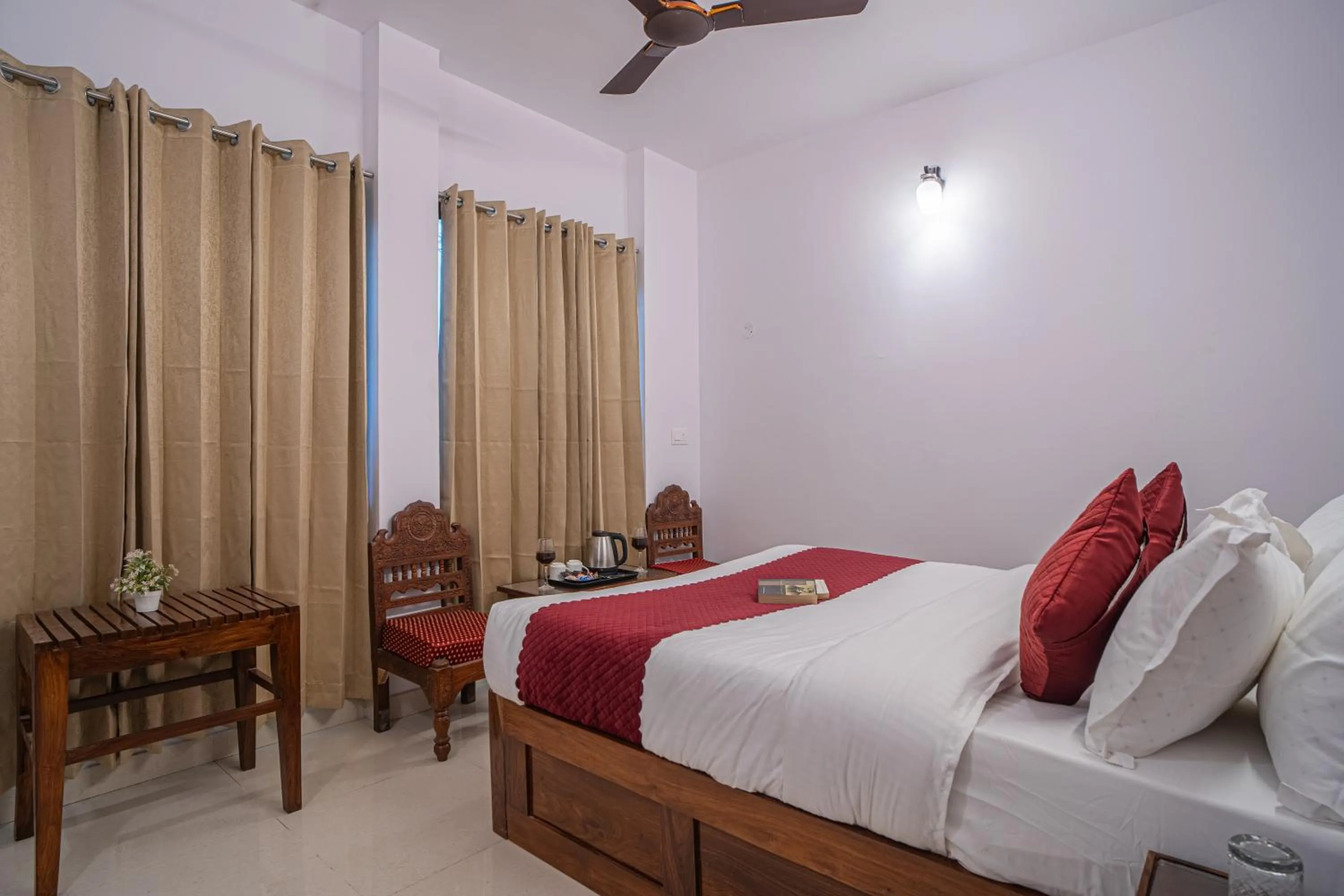 Bedroom, Bed in Captain Resorts