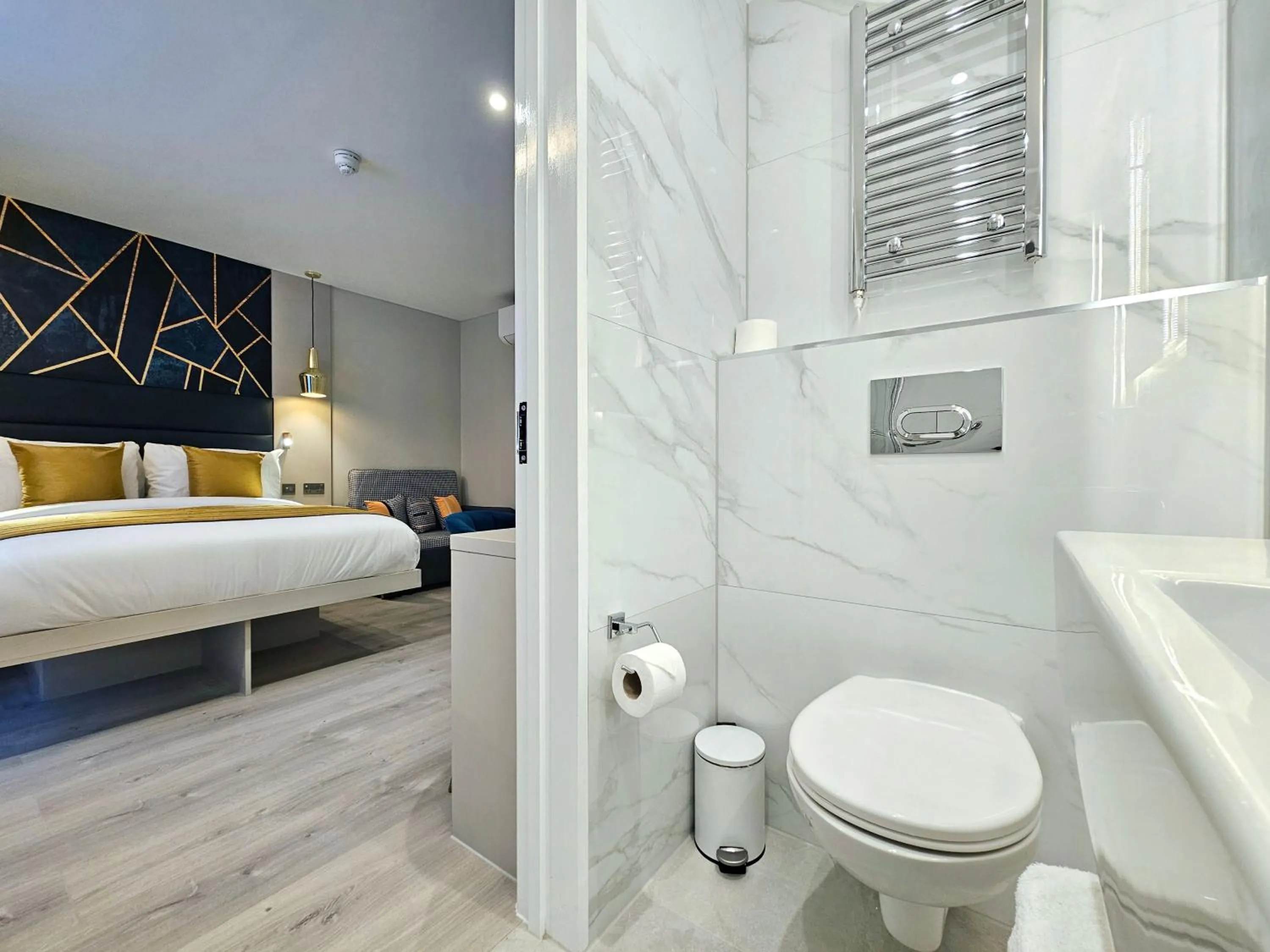 Shower, Bed in NOX Paddington