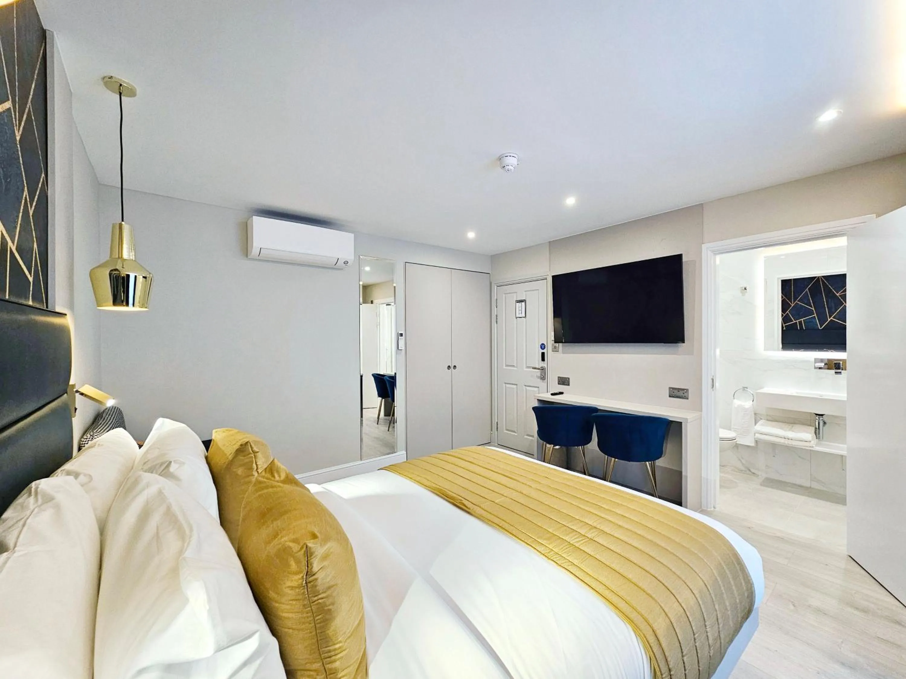 Bed in NOX Paddington