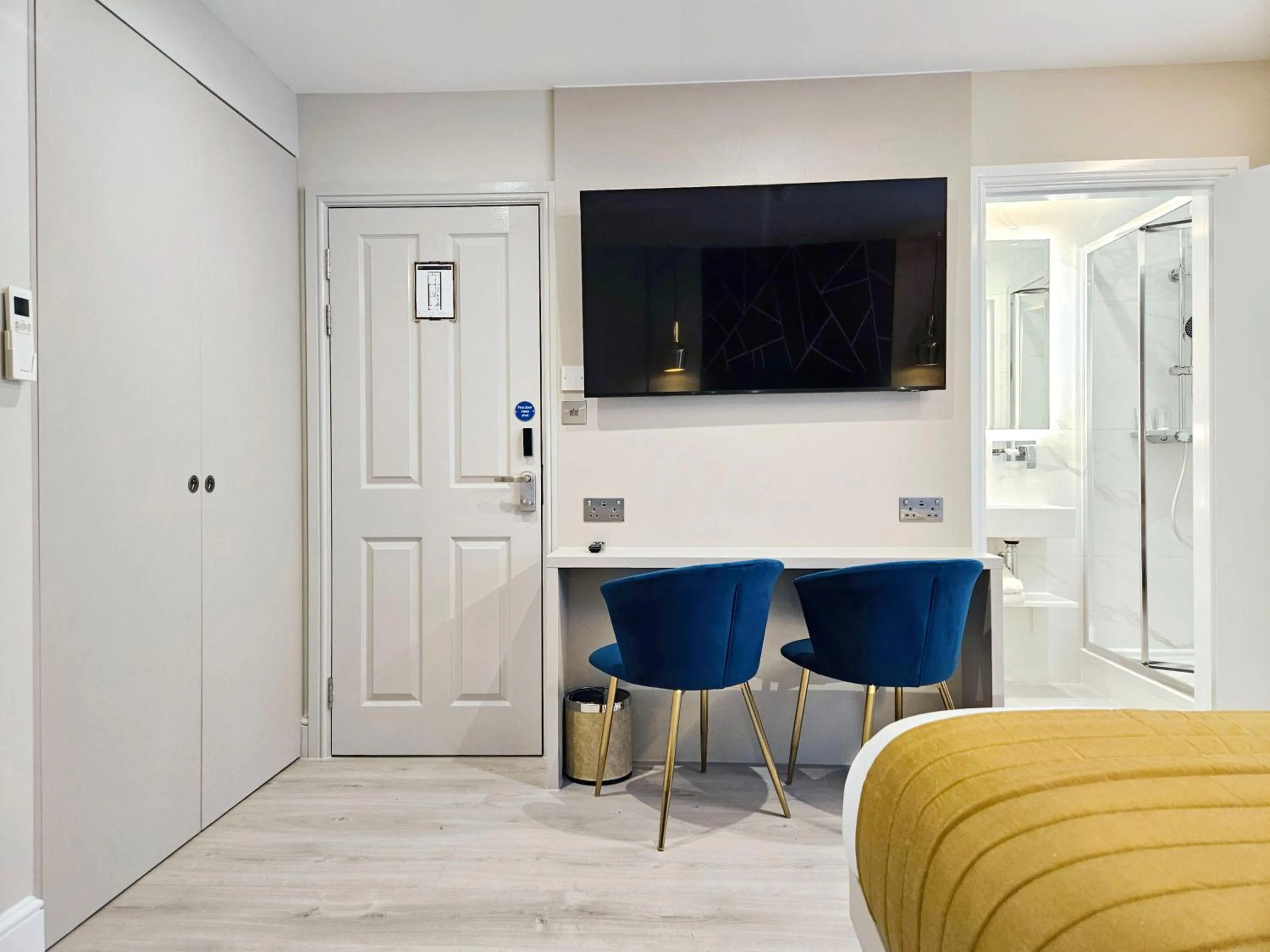 TV and multimedia in NOX Paddington