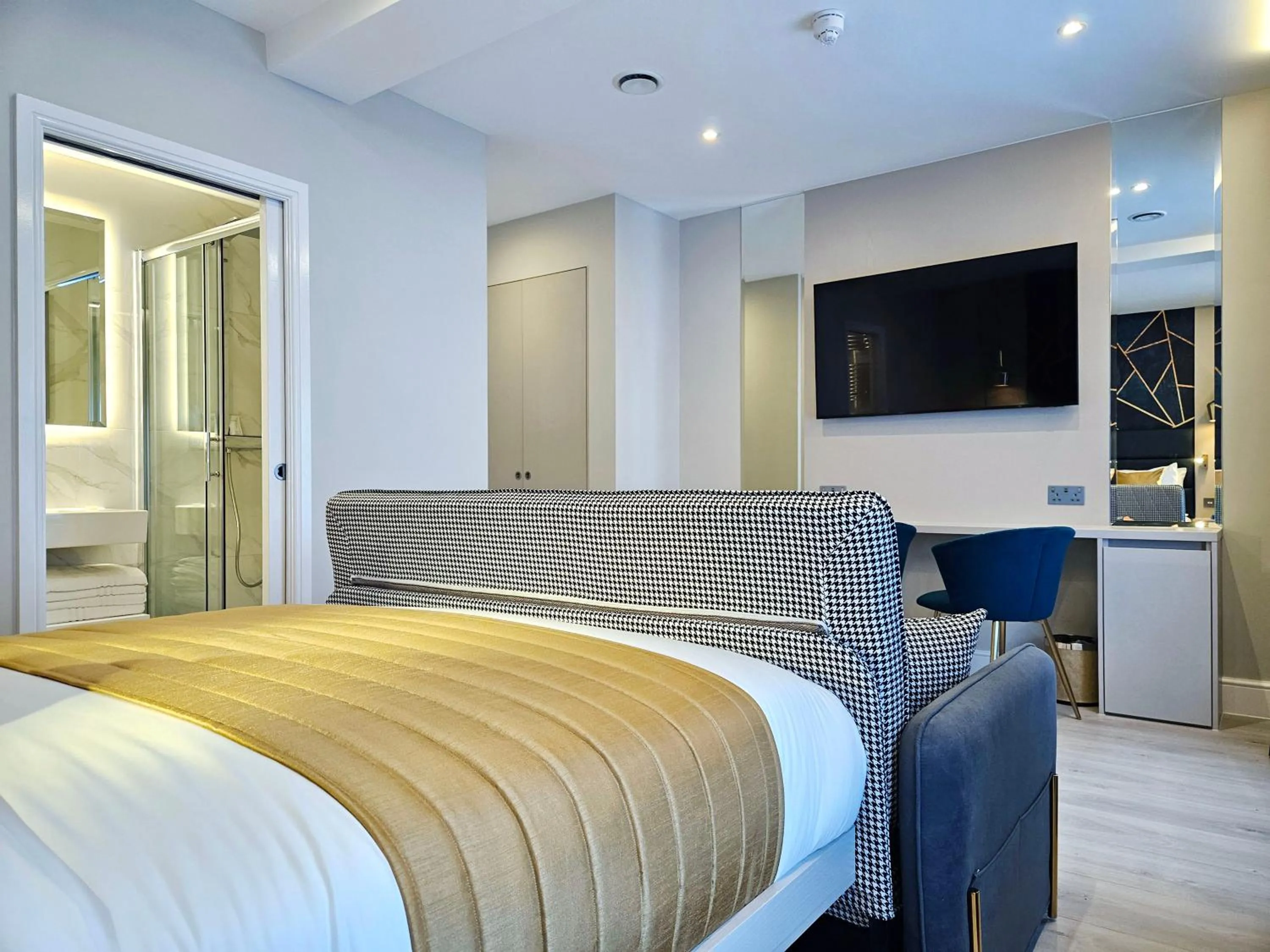 Bed in NOX Paddington