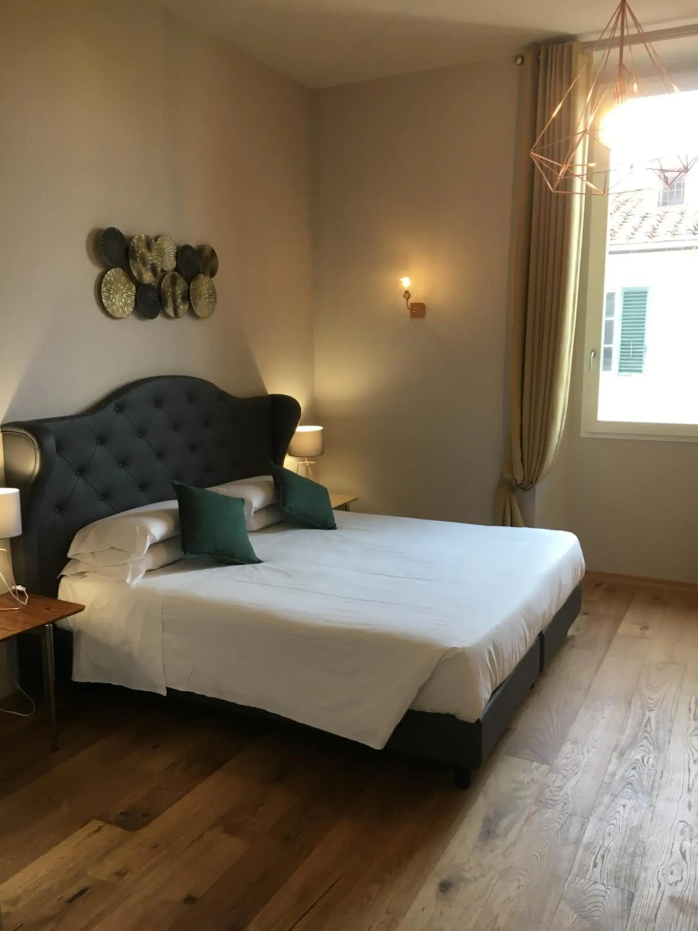 Deluxe Double or Twin Room with City View - single occupancy in Hotel St. James Deluxe Double or Twin Room with City View - single occupancy in Hotel St. James