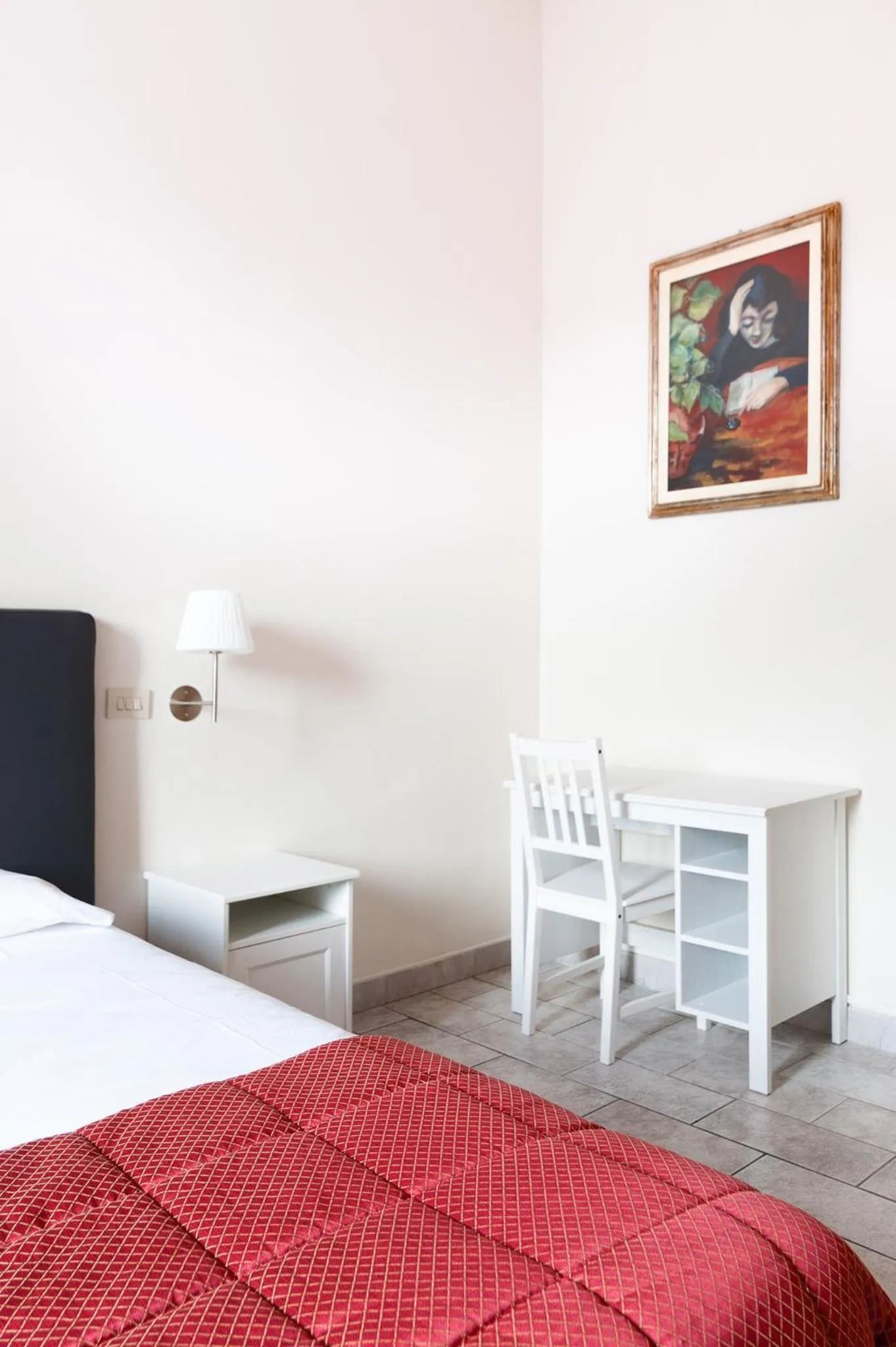 Photo of the whole room, Bed in Hotel St. James