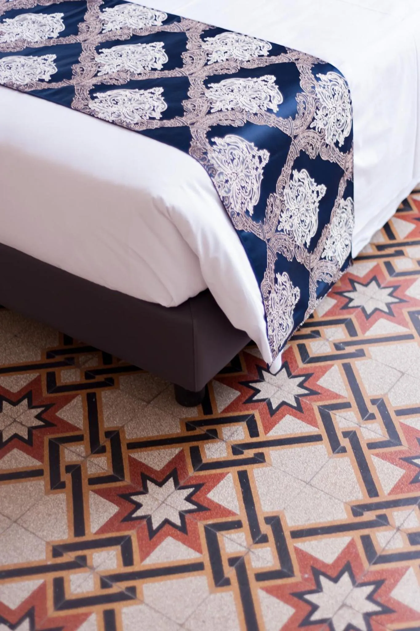 Photo of the whole room, Bed in Hotel St. James