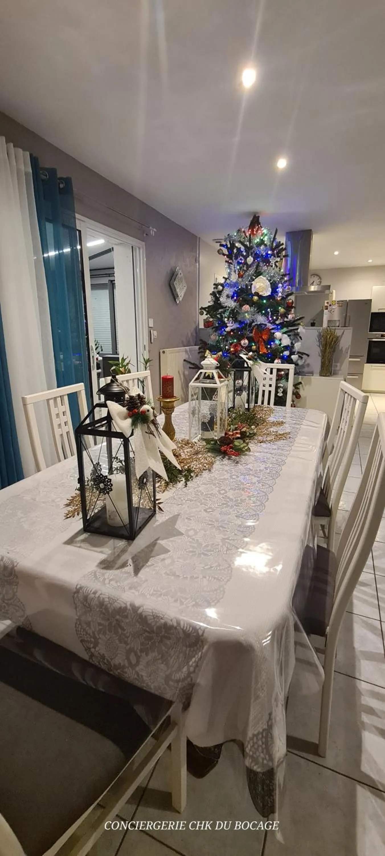 Dining area in Le Pavachon gîte familial piscine couverte privée chauffée - Aux portes du Puy duFou