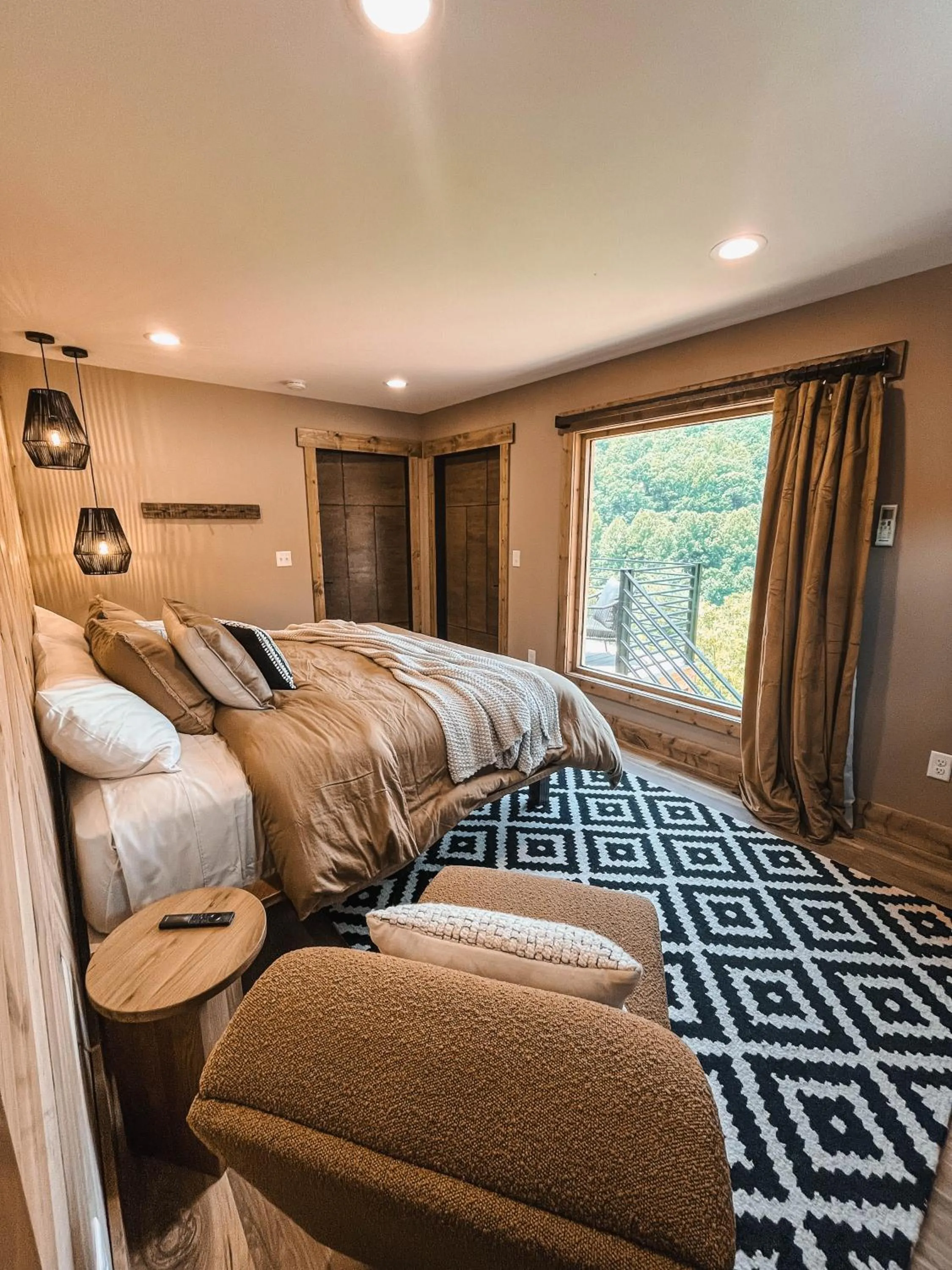 Bed in Long View Resort Bryson City, NC