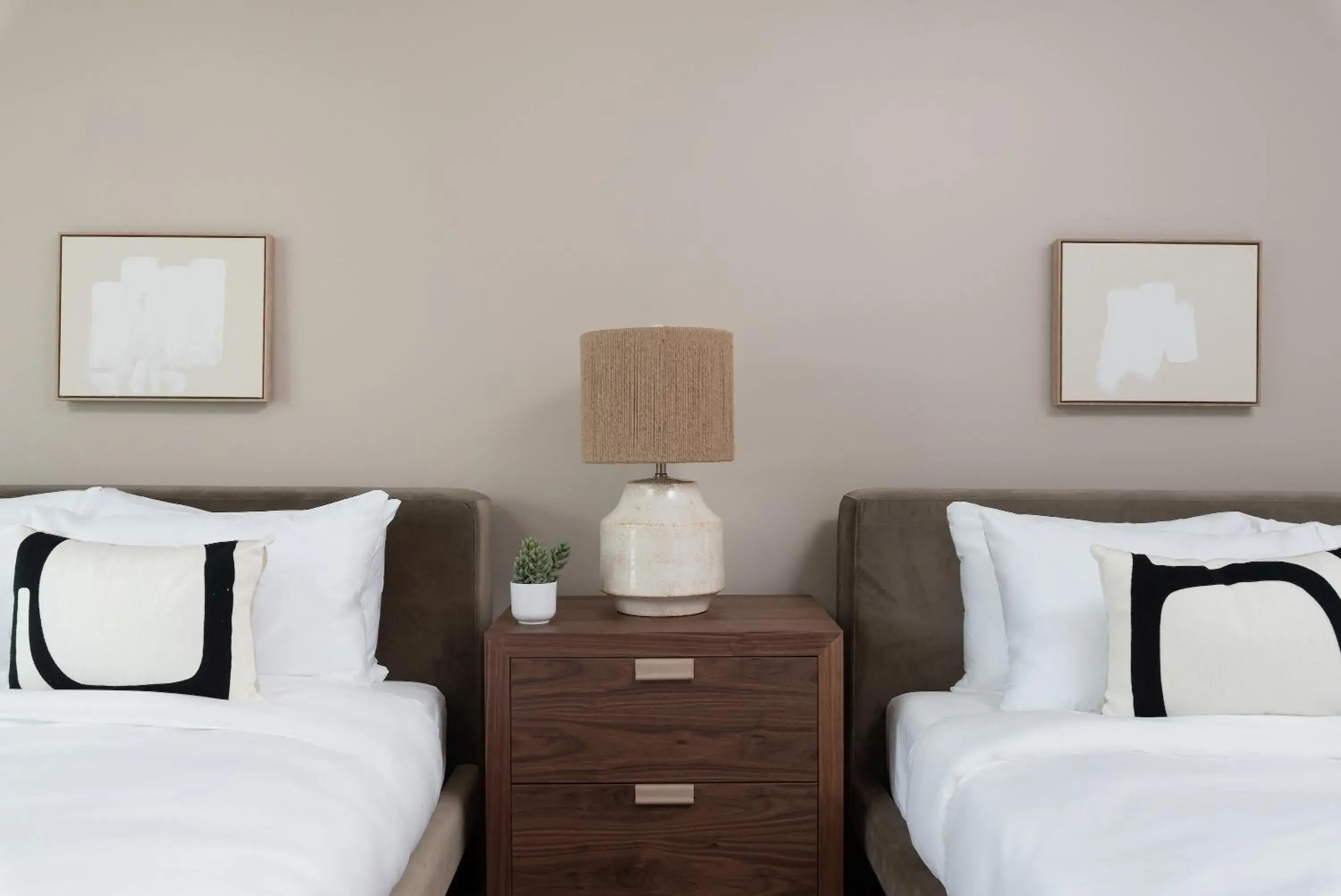 Deluxe Double Room (Self Check-in with Virtual Front Desk) in Boardwalk Hotel On Lake Anna By Kasa Deluxe Double Room (Self Check-in with Virtual Front Desk) in Boardwalk Hotel On Lake Anna By Kasa
