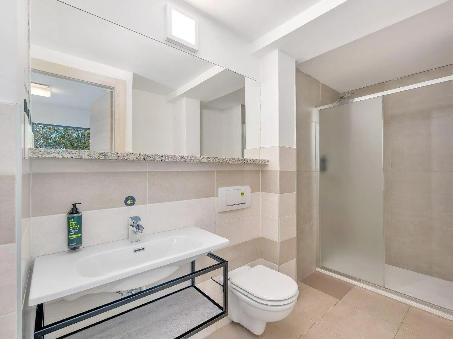 Photo of the whole room in B&B HOTEL Alba