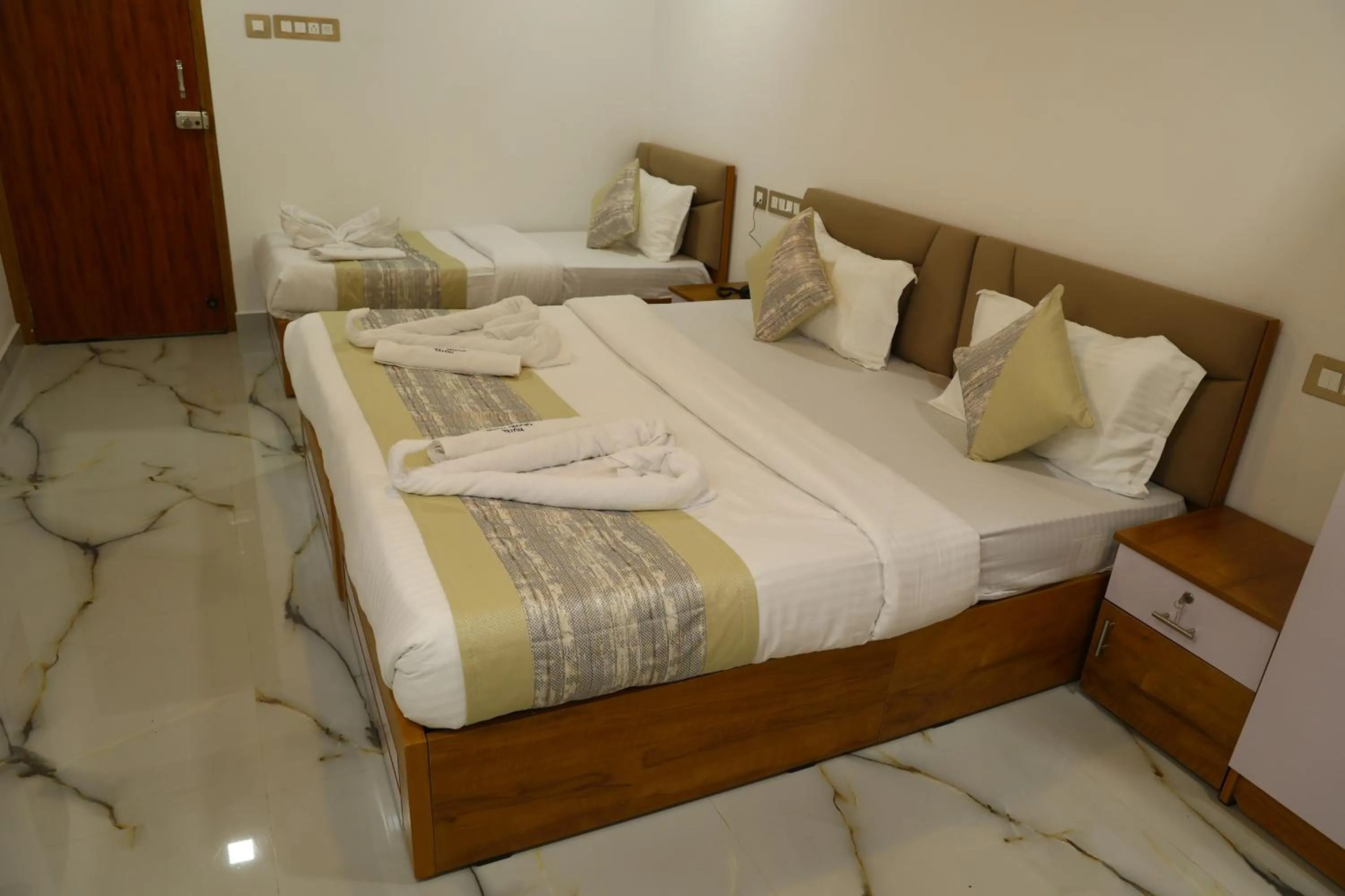 Bedroom, Bed in Grand Tamim Hotel