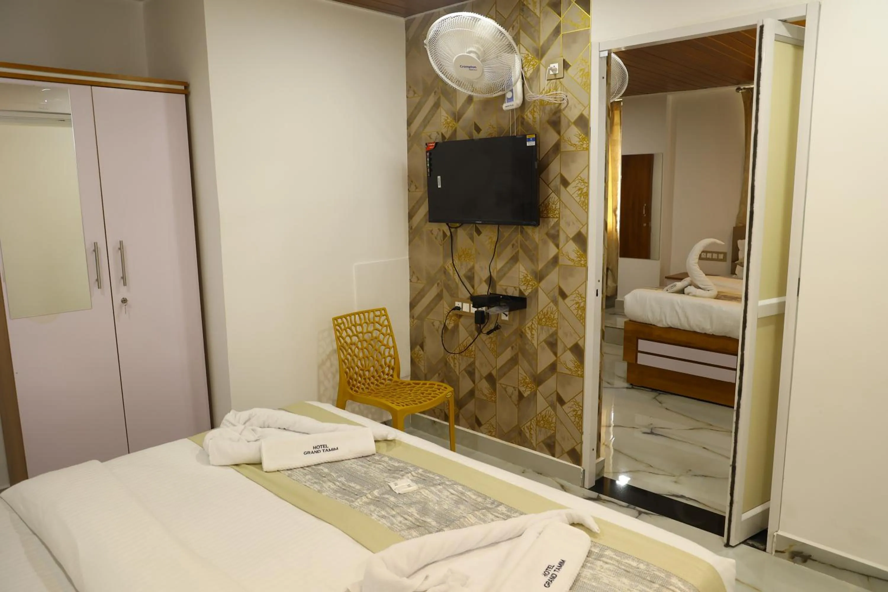 Bedroom, Bed in Grand Tamim Hotel