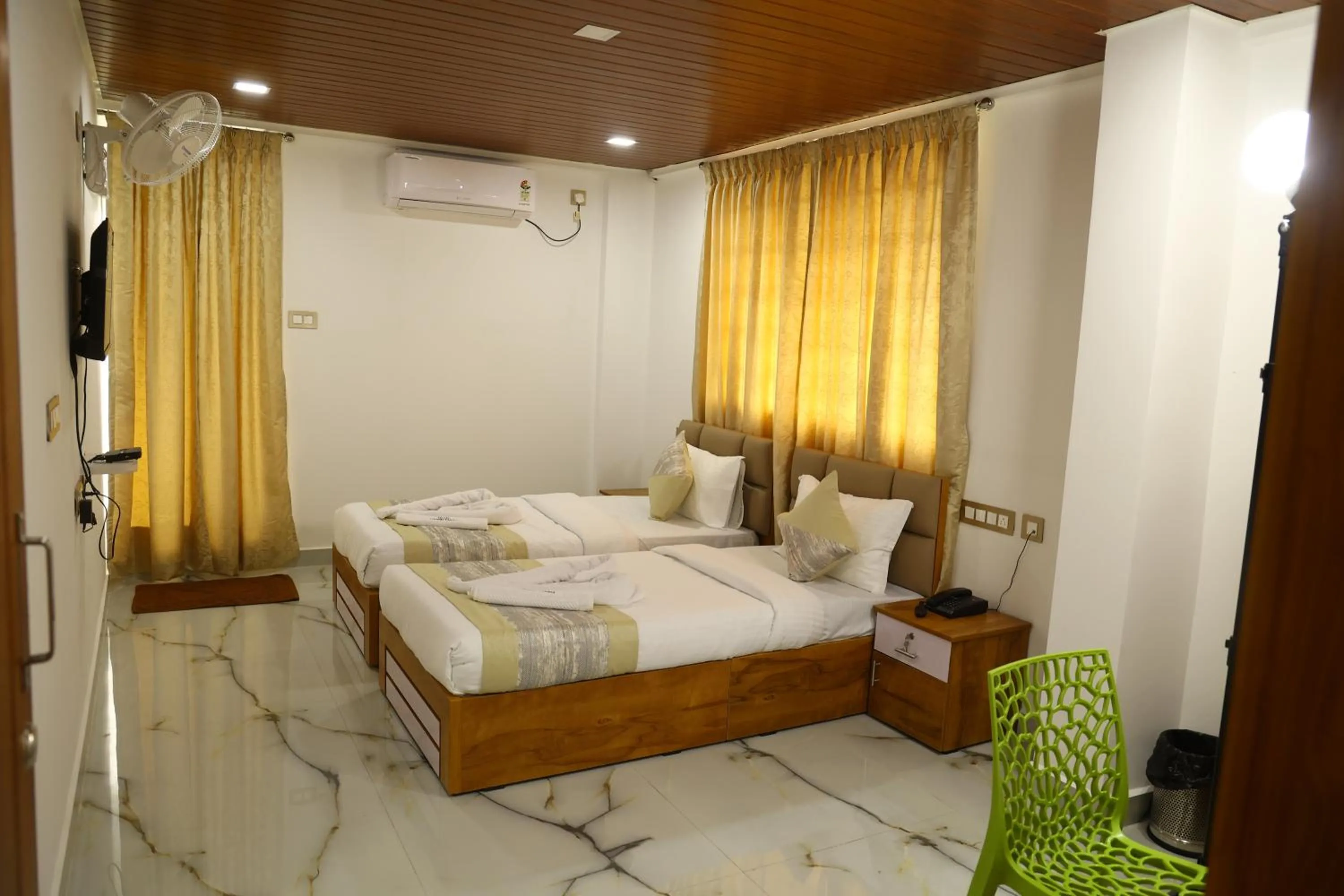 Bedroom, Bed in Grand Tamim Hotel