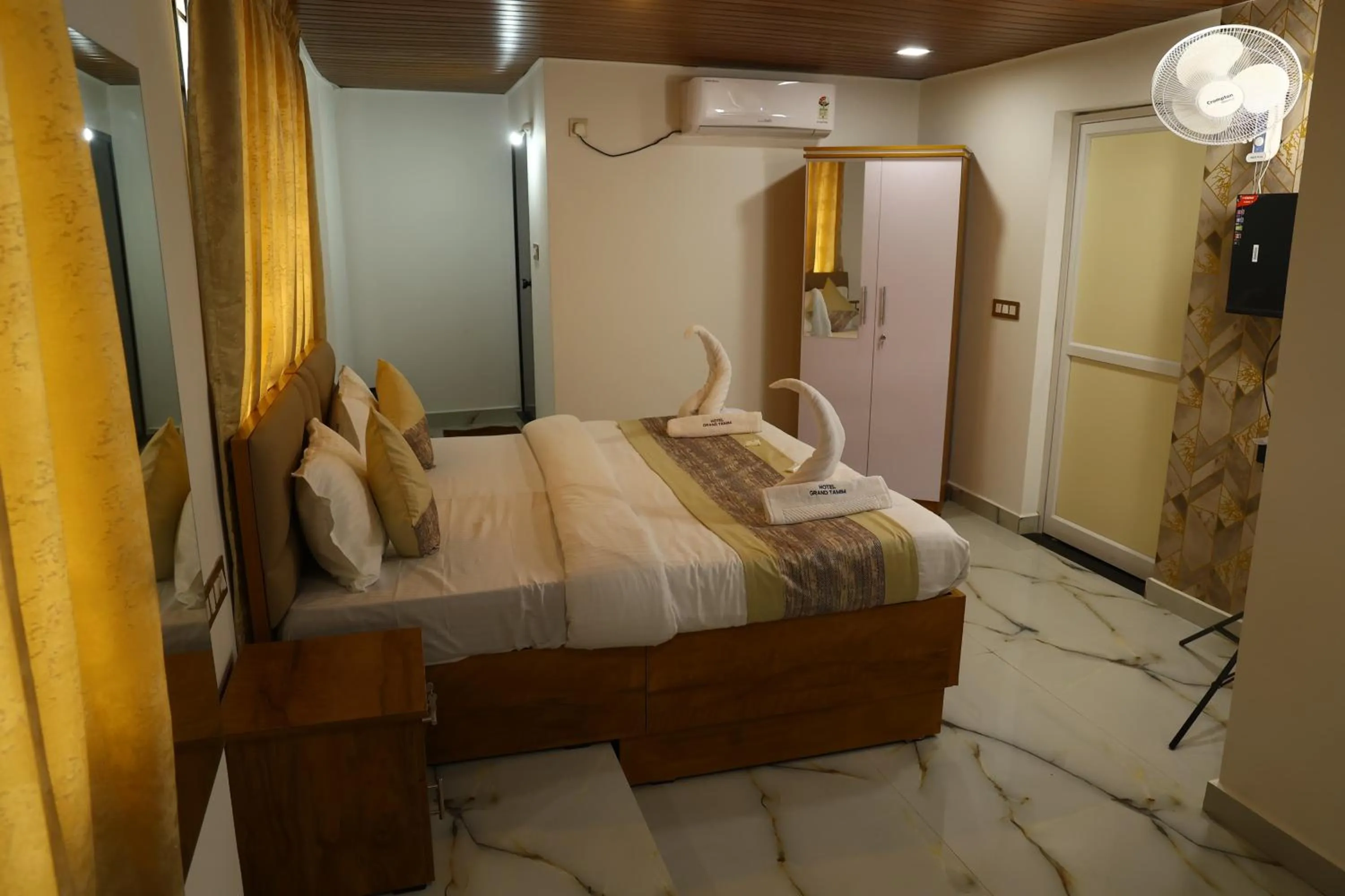 Bed in Grand Tamim Hotel