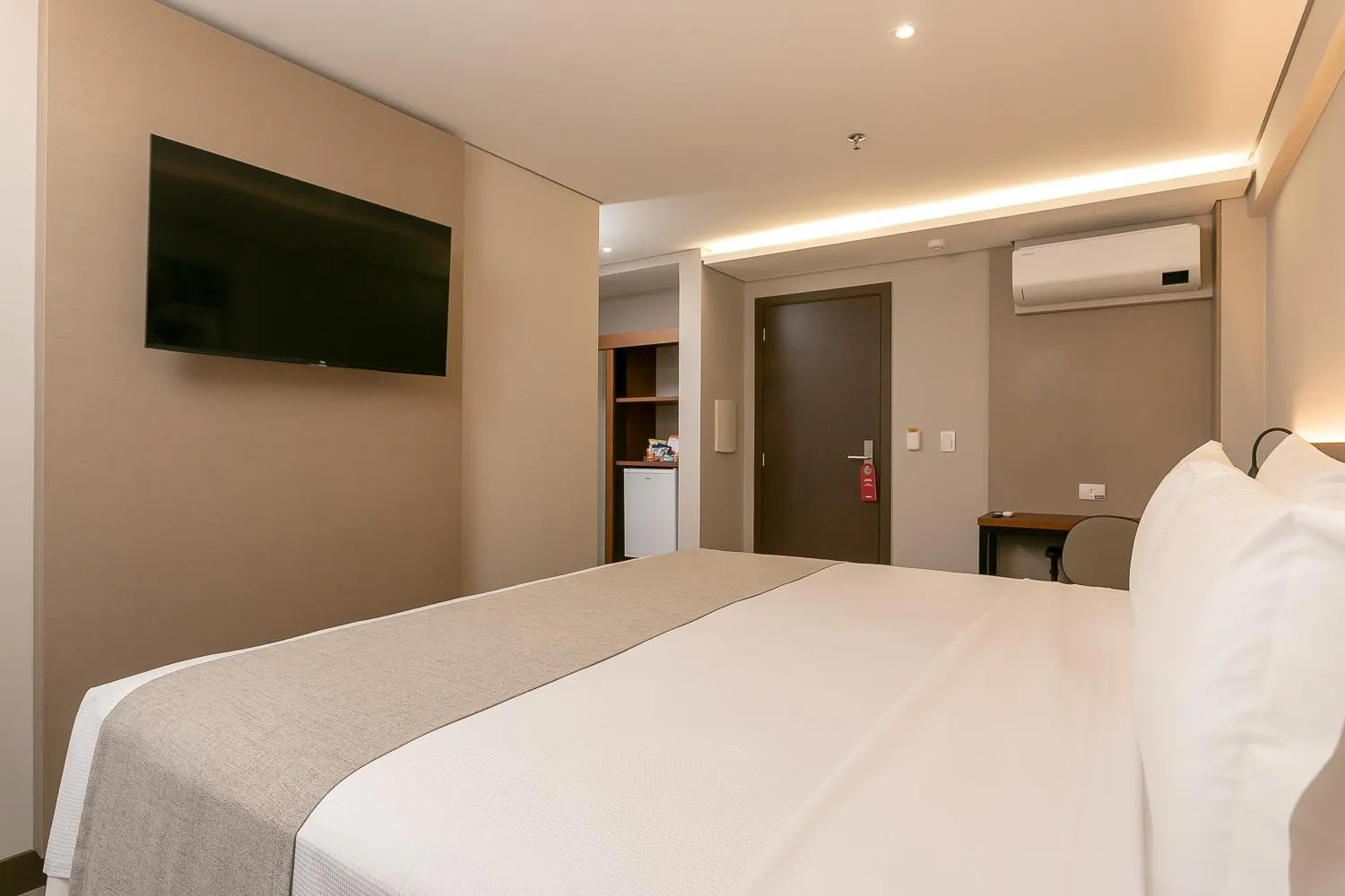 Bed in Hotel Roochelle Convention By Nobile