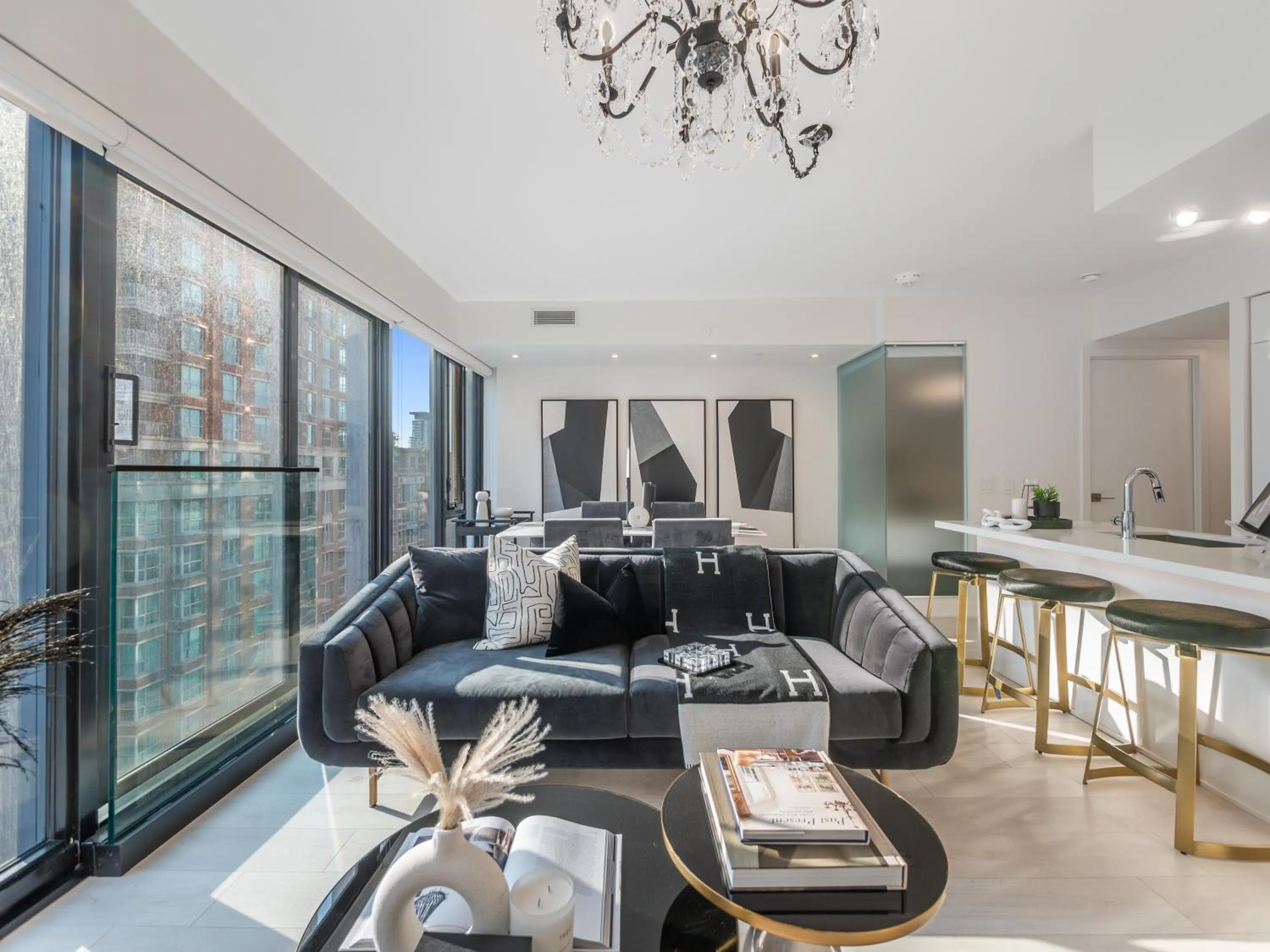 Hazelton Suites - Yorkville - Indoor Pool & Hot Tub