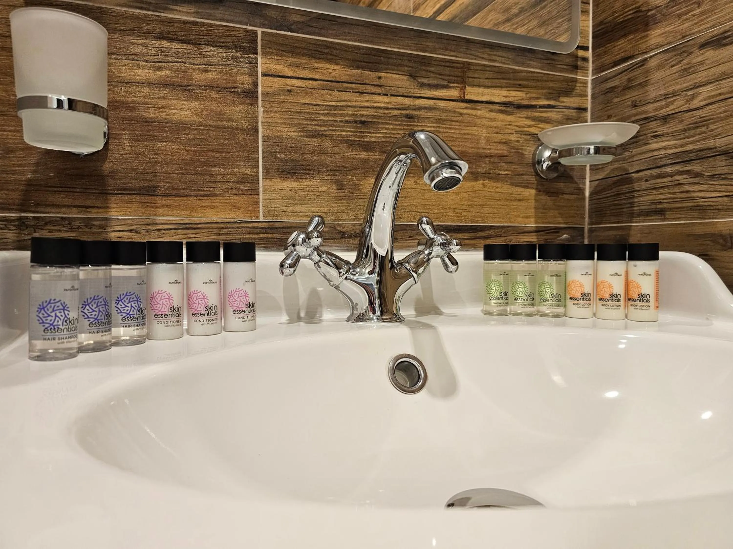 Bathroom in Balcony Hotel