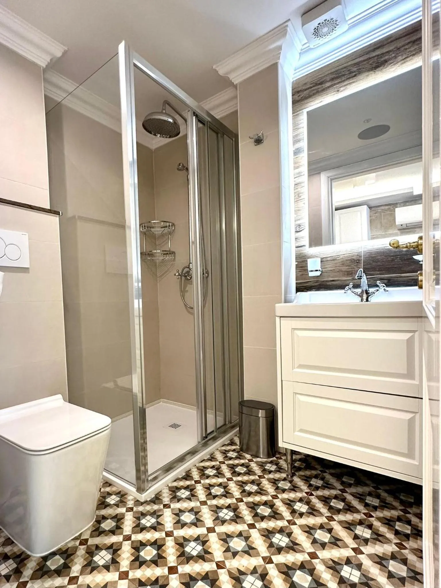 Shower in Balcony Hotel