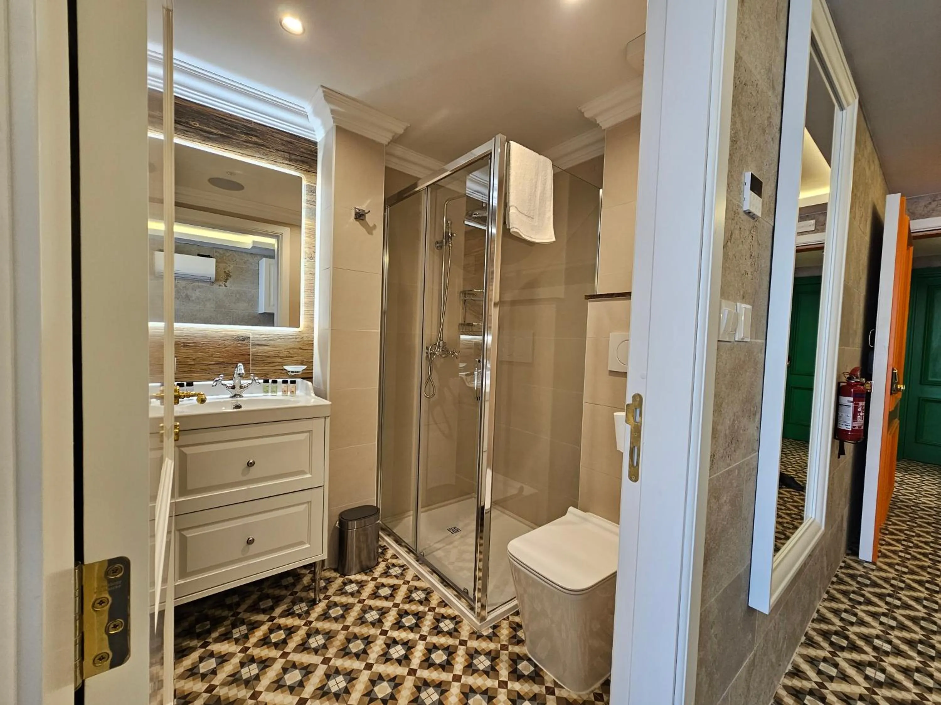 Shower in Balcony Hotel