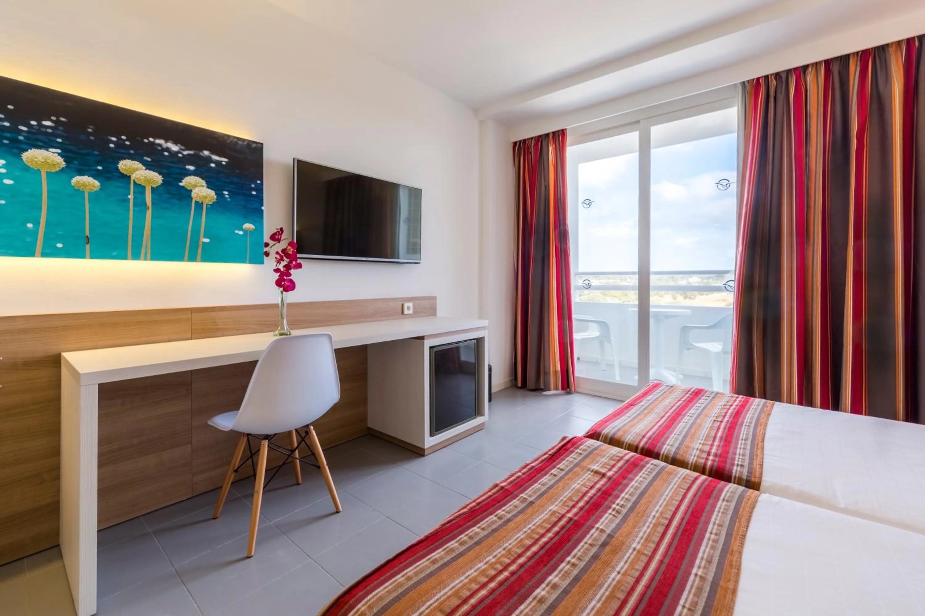 Bedroom, Bed in Globales Mediterrani