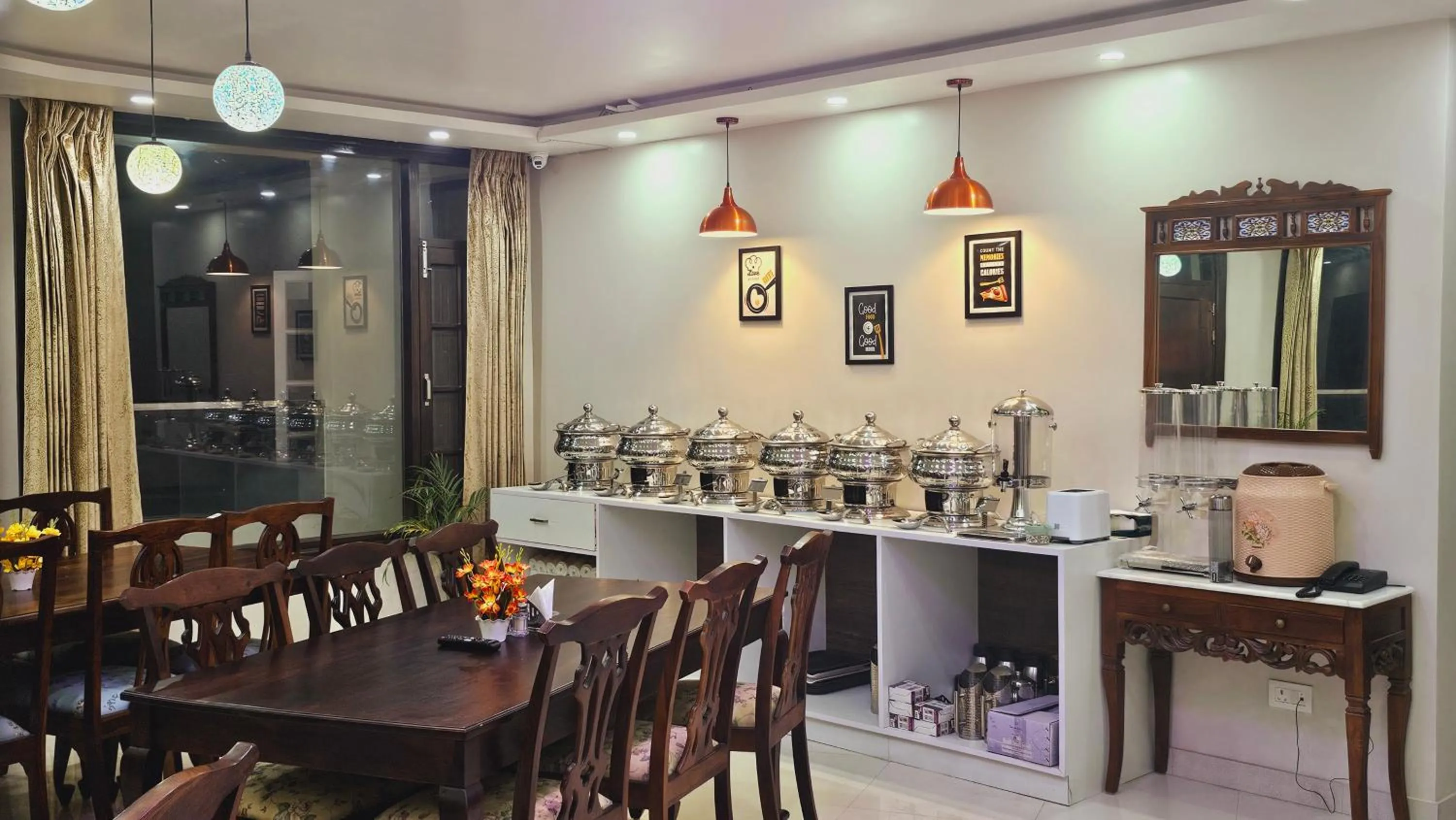 Restaurant/places to eat in Hydrangea Heights by PTW Hotels