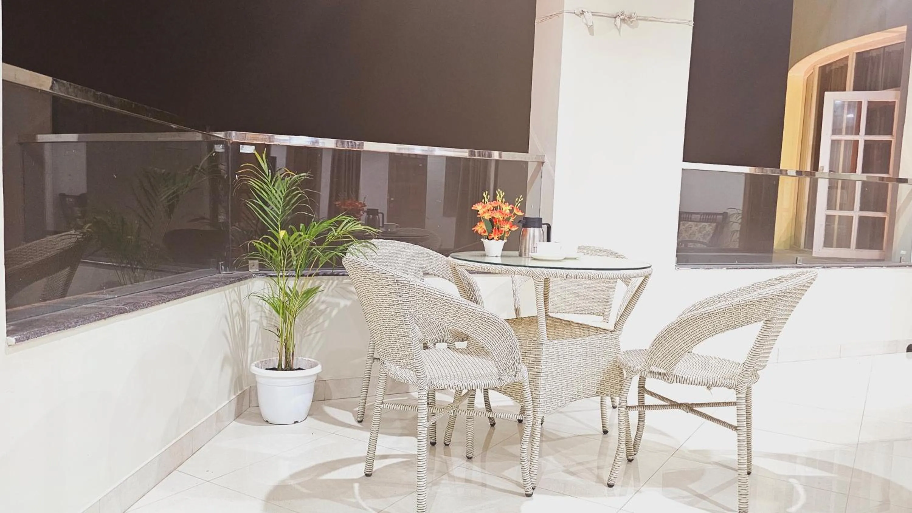 Seating area in Hydrangea Heights by PTW Hotels