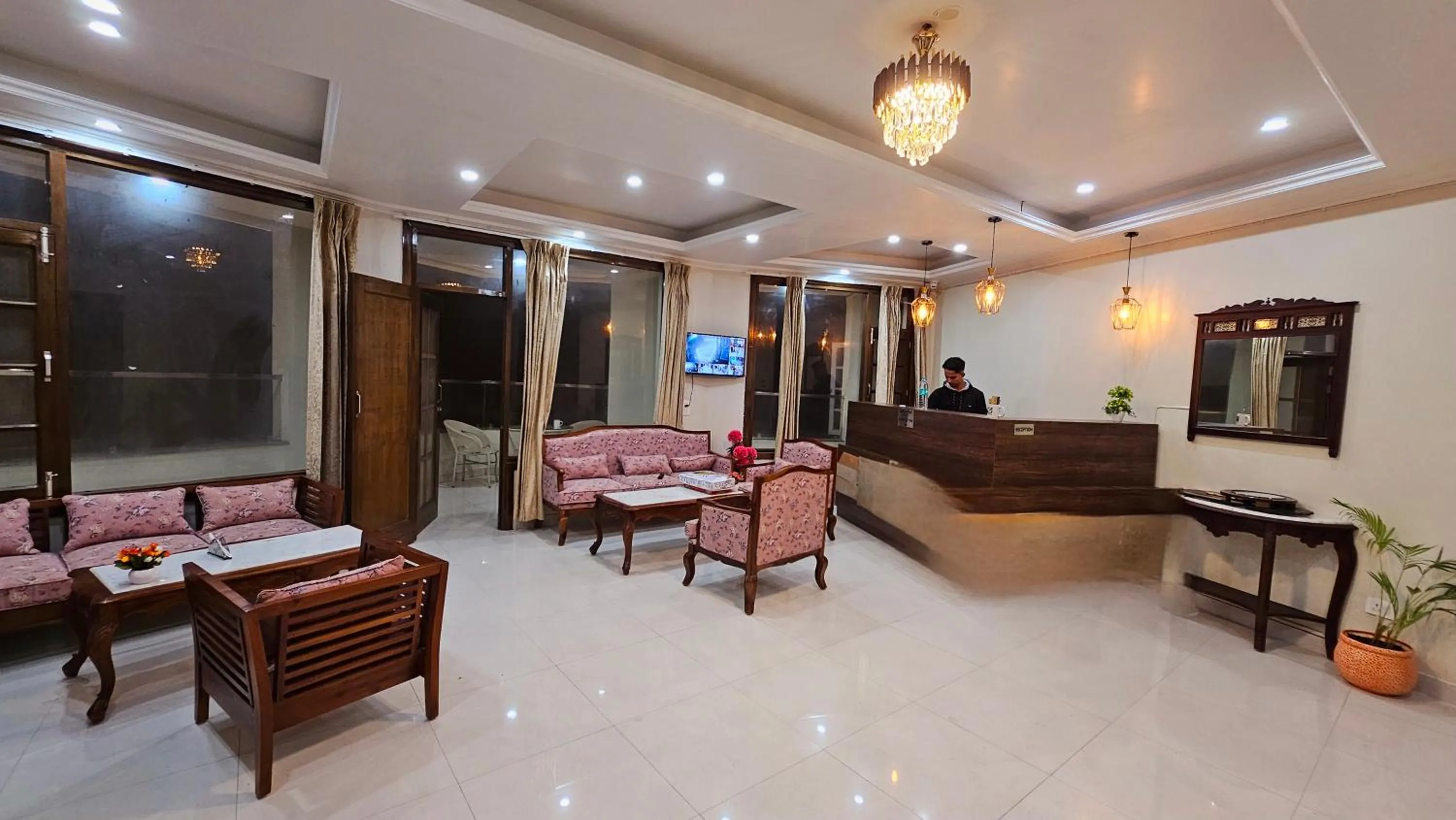 Lobby or reception in Hydrangea Heights by PTW Hotels