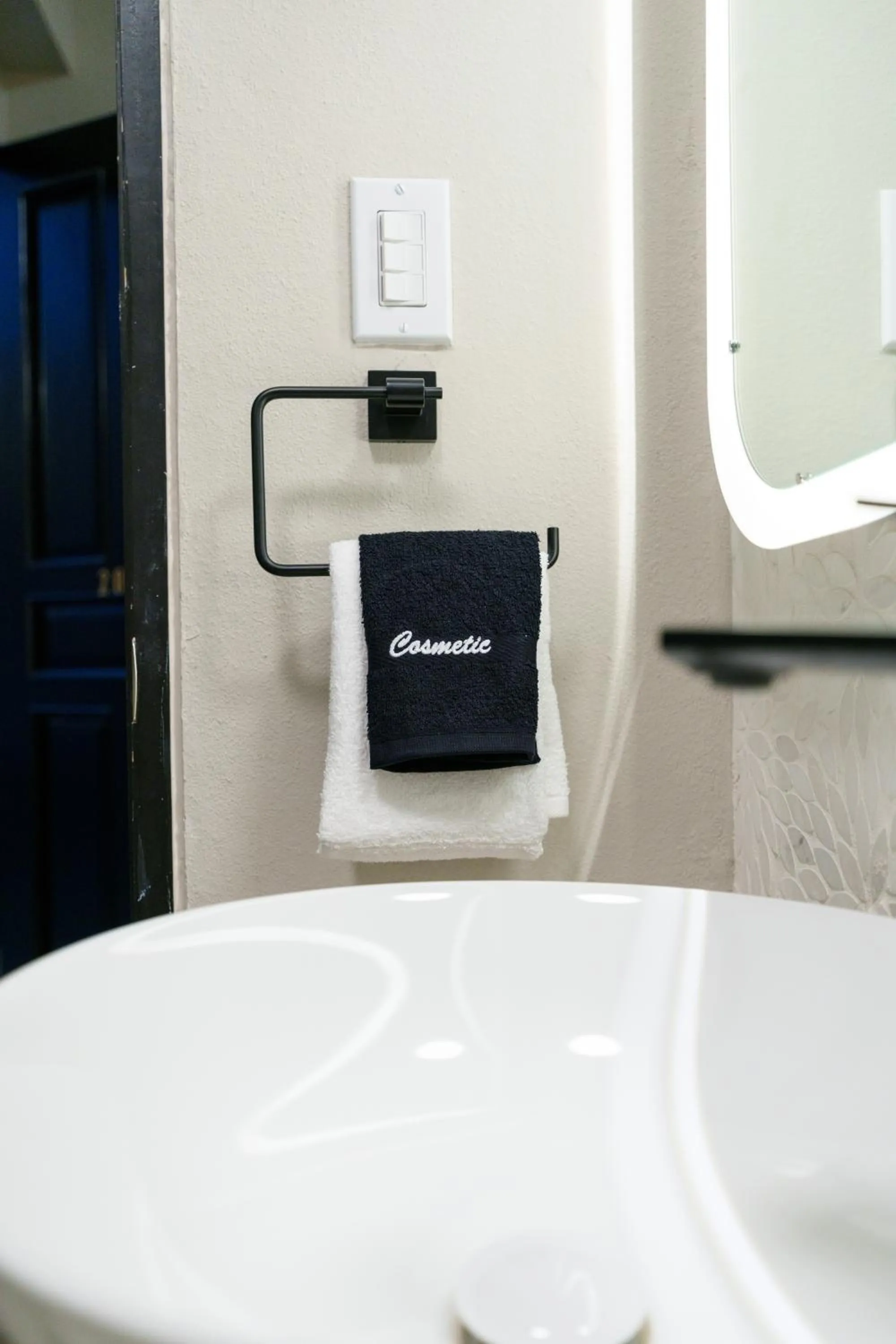 Bathroom in The Oliver Hotel