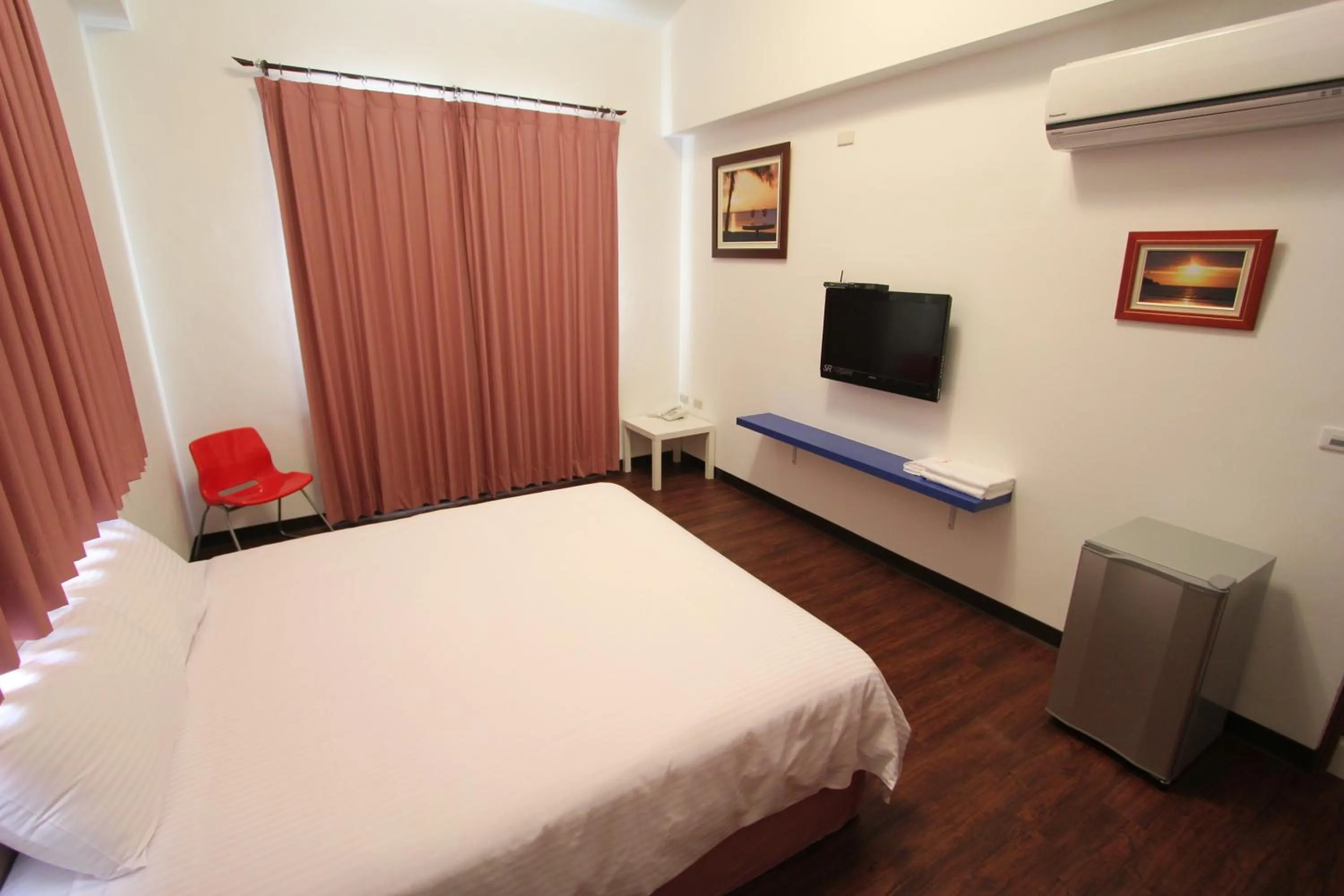 Photo of the whole room in Otousann B&B