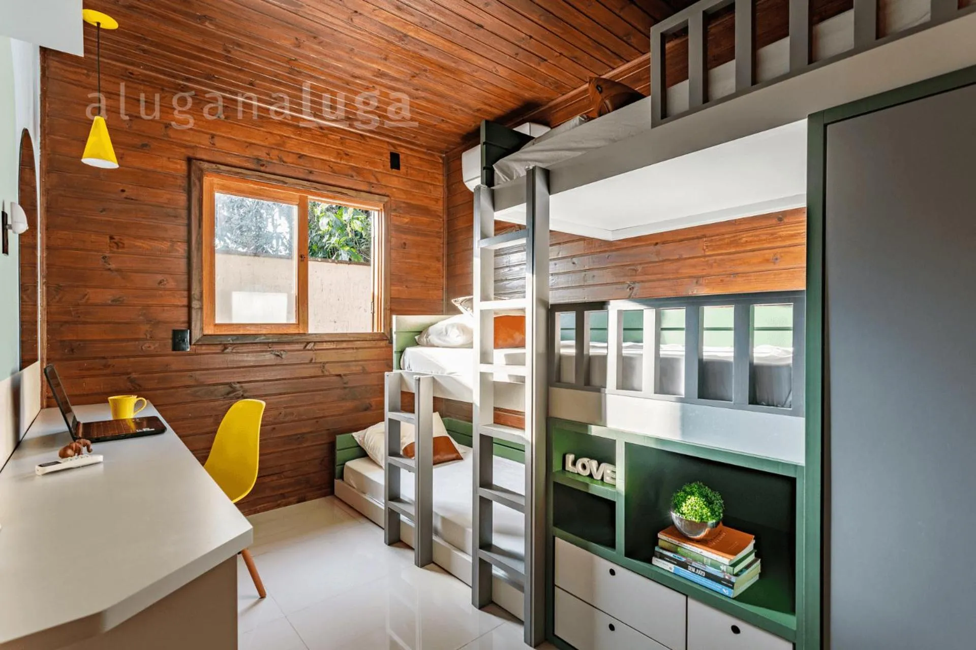 Bed in Ogram Houses espaço completo com jacuzzi + Praia