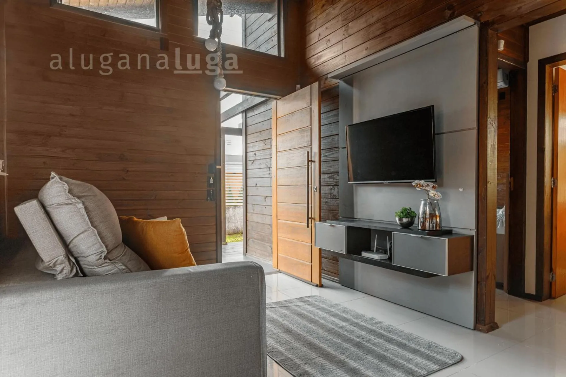 Ogram Houses espaço completo com jacuzzi + Praia
