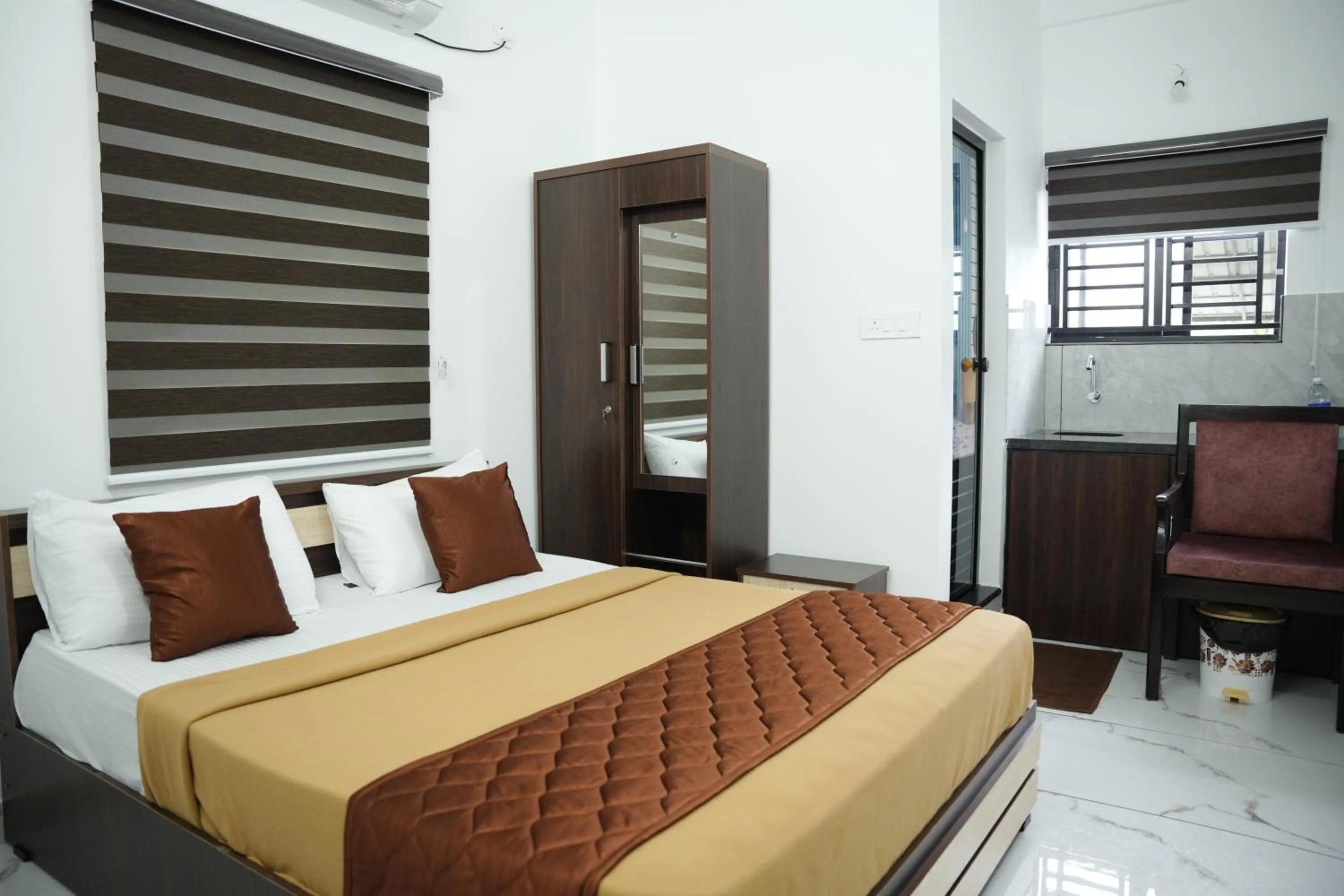 Hotel Gold Suite, Kakkanad