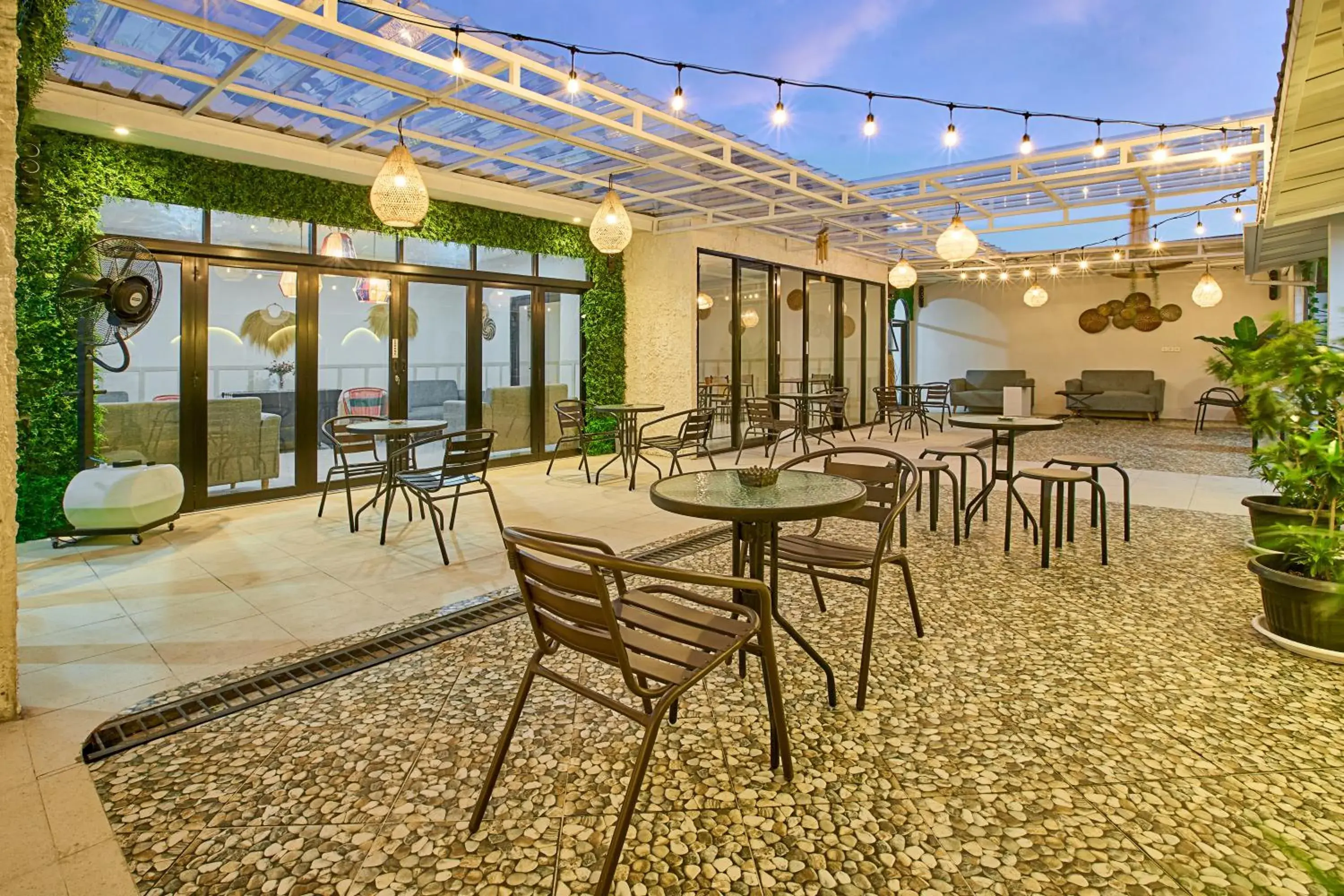 Restaurant/places to eat in BALE Puri Restaurant/places to eat in BALE Puri