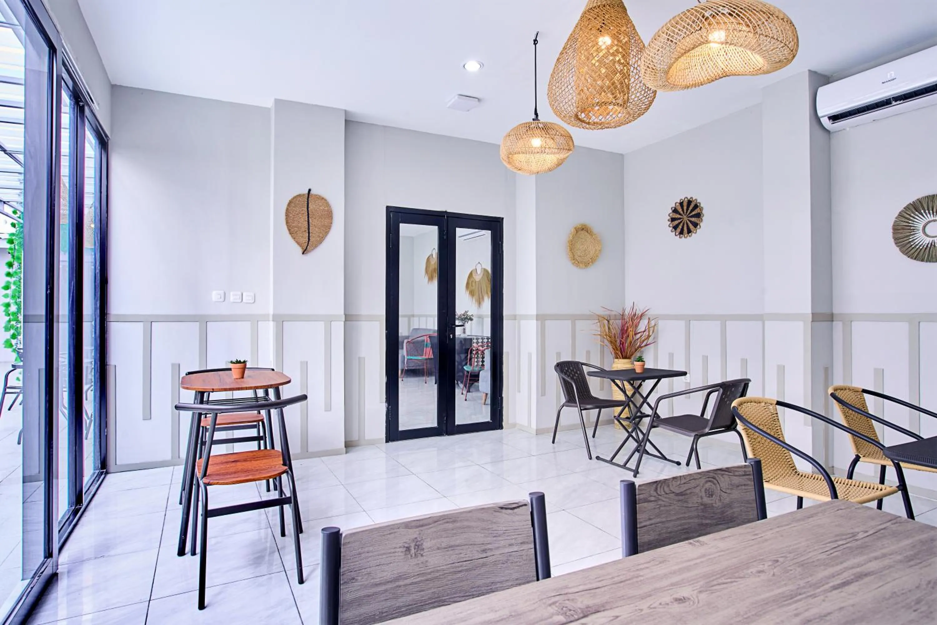 Restaurant/places to eat in BALE Puri